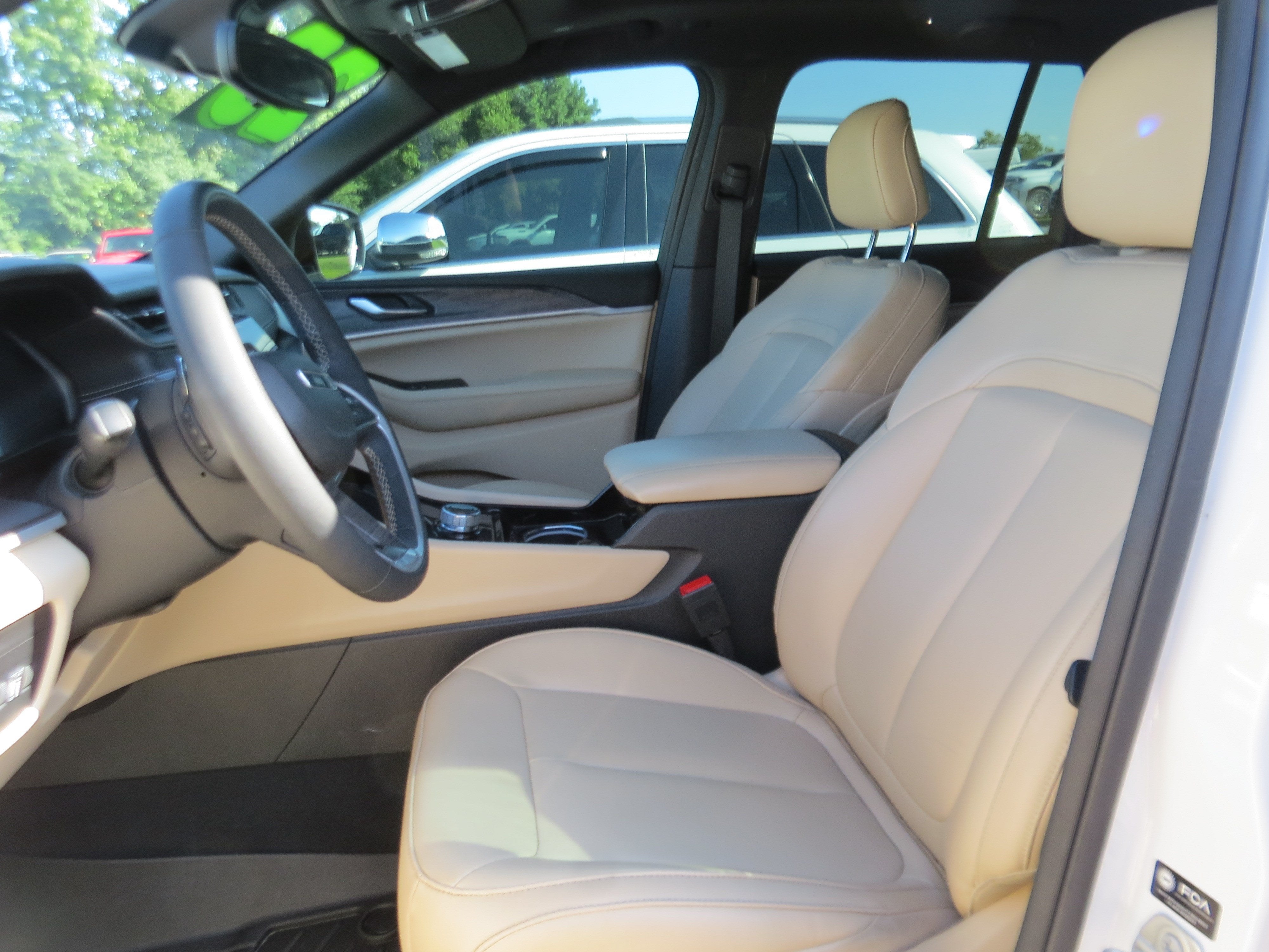 2023 Jeep Grand Cherokee Limited 4x2