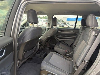 2023 Jeep Grand Cherokee L Laredo 4x2
