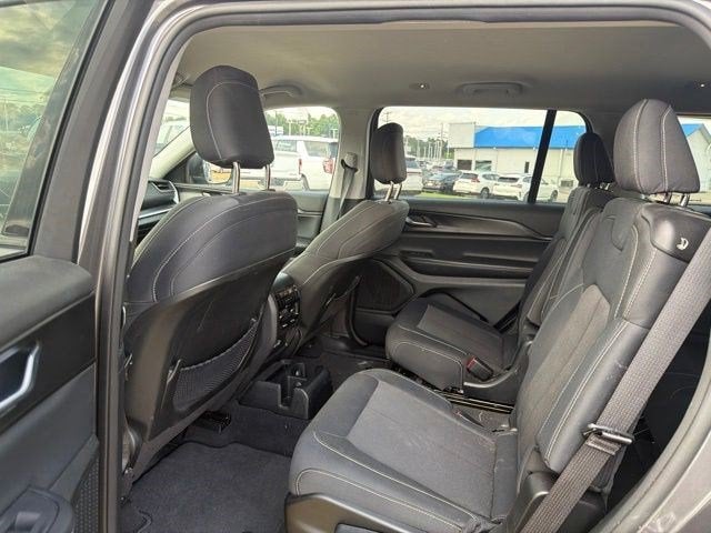 2023 Jeep Grand Cherokee L Laredo 4x2