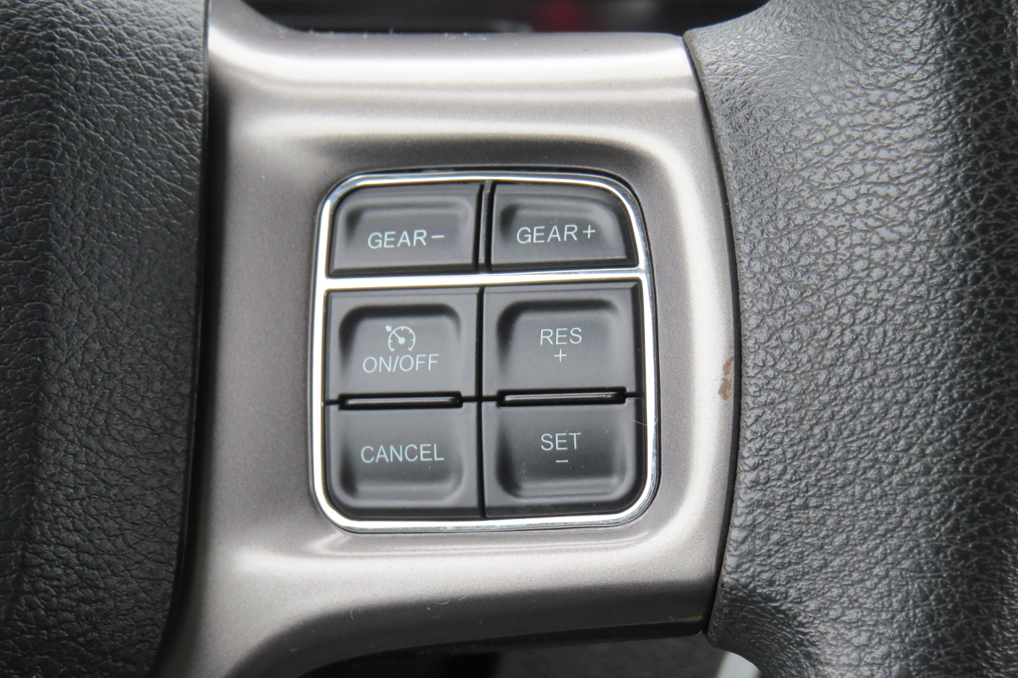 2023 RAM 1500 Classic SLT Crew Cab 4x2 5'7" Box