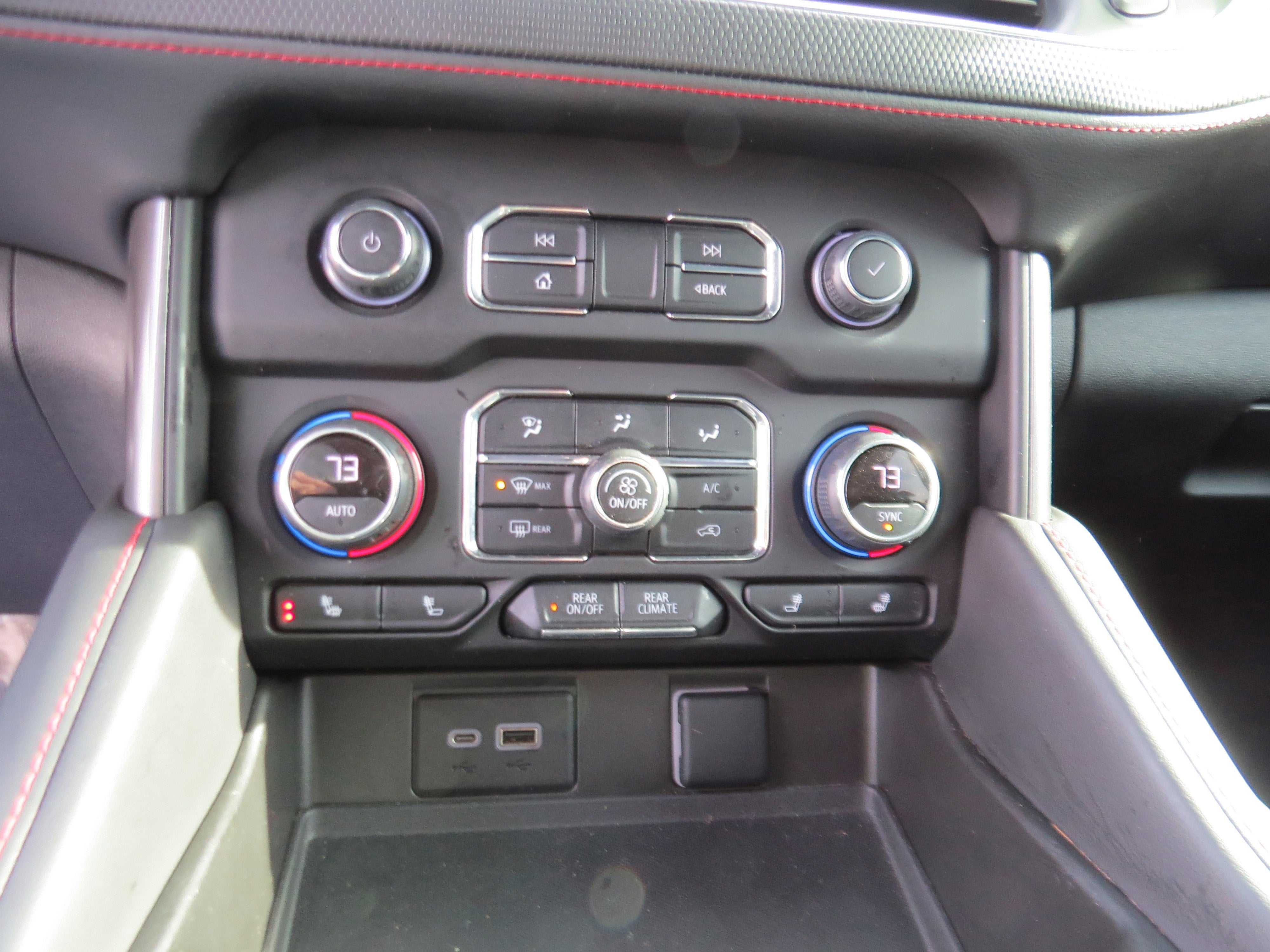 2022 Chevrolet Suburban RST