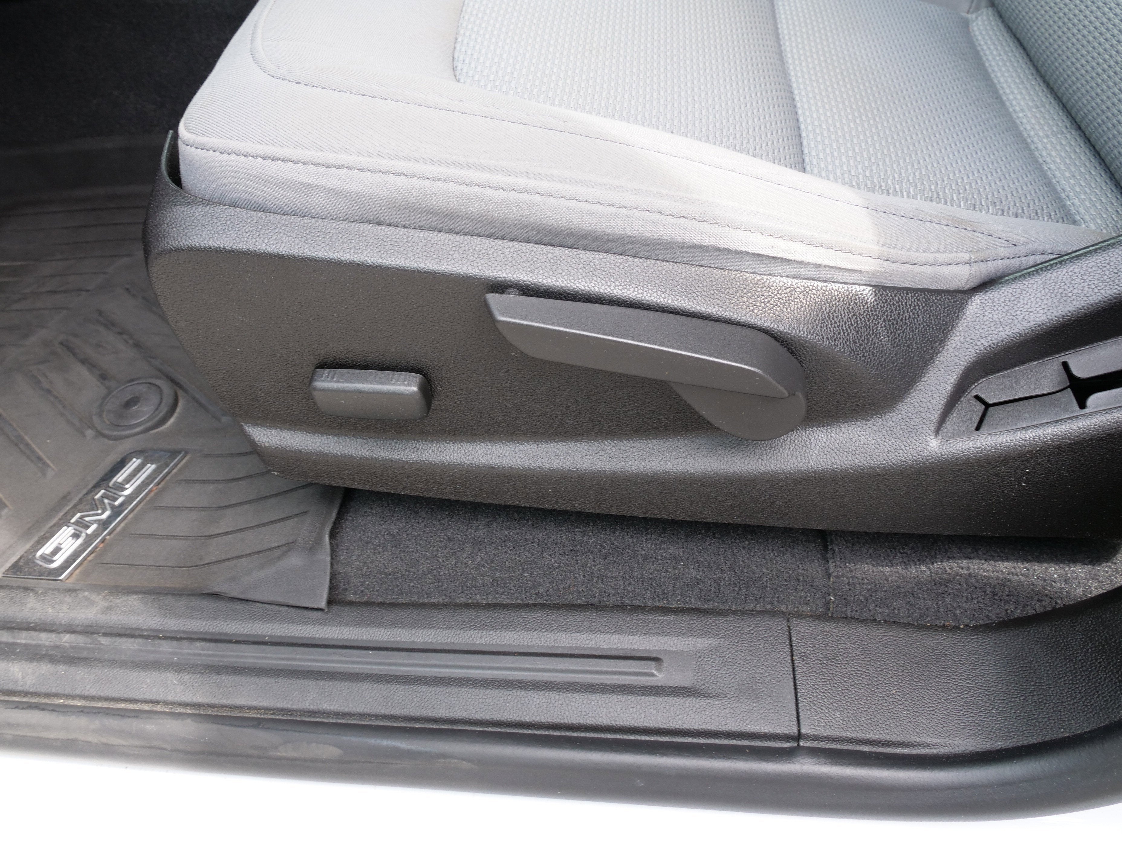 2021 GMC Canyon Elevation Standard