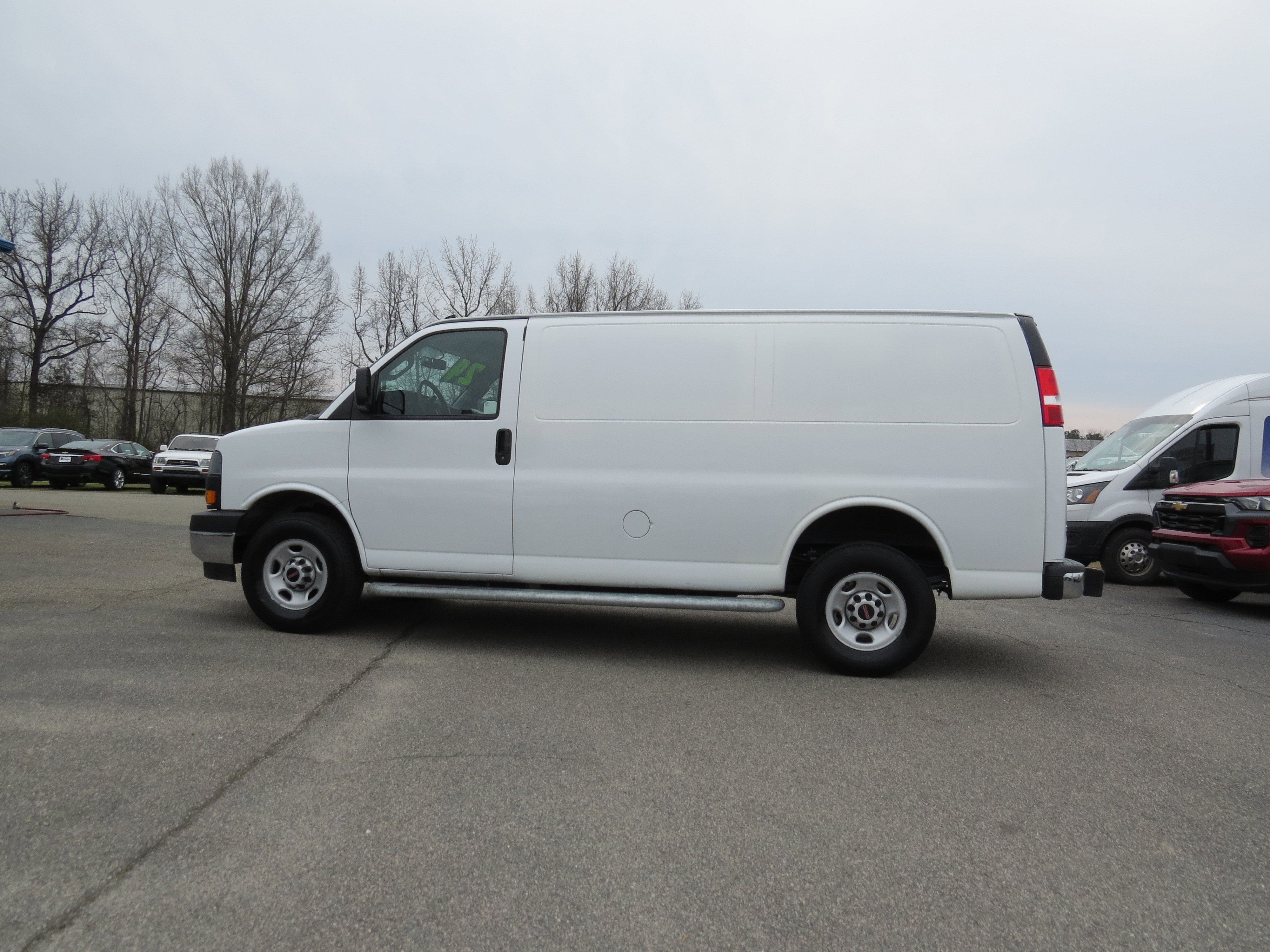 2024 GMC Savana Cargo 2500 Work Van