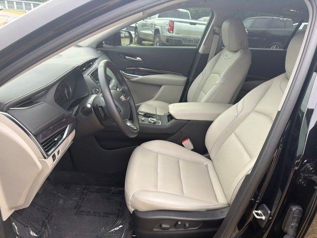 2023 Cadillac XT4 FWD Luxury