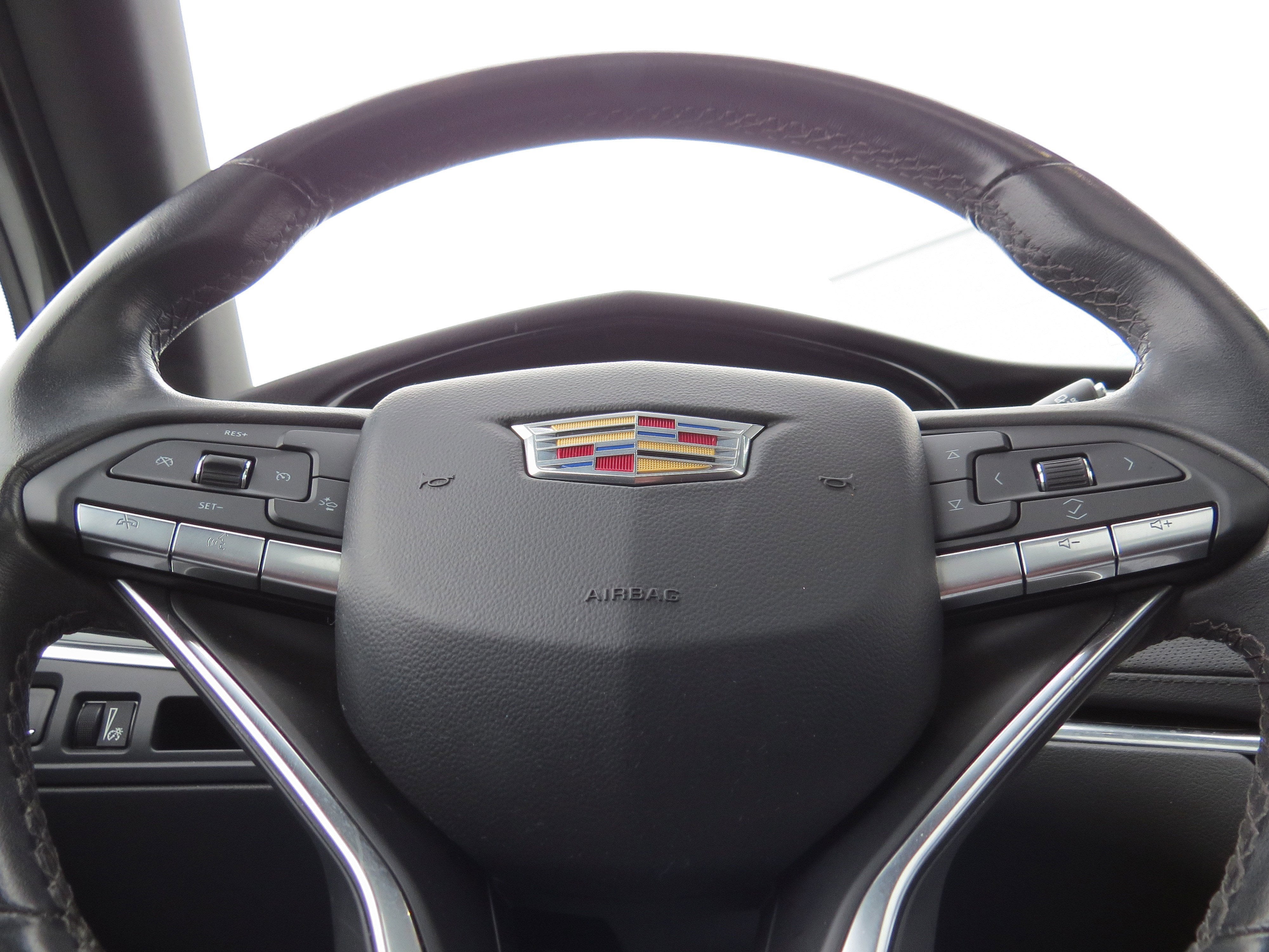 2023 Cadillac XT6 Luxury