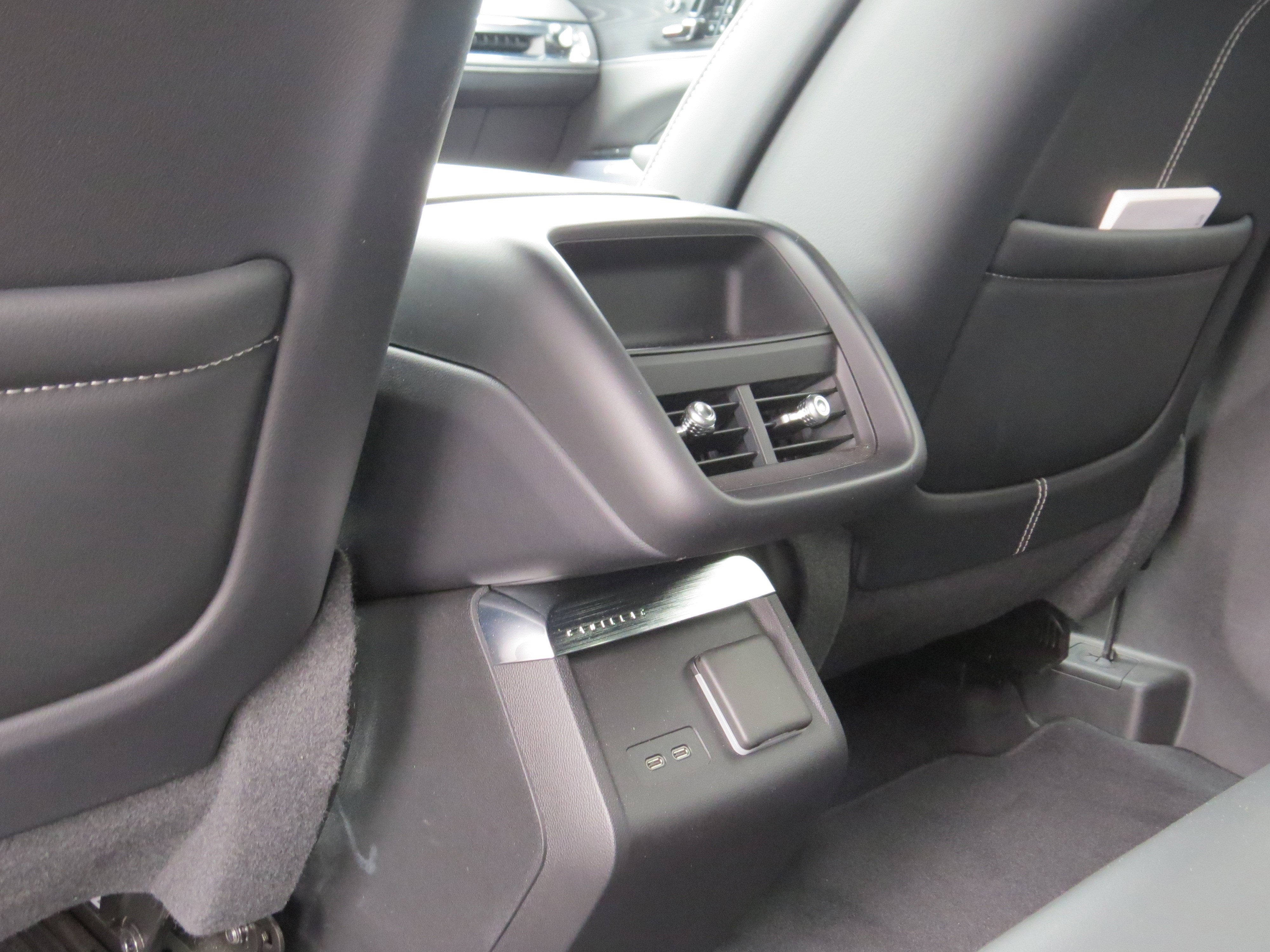 2025 Cadillac LYRIQ Sport 2