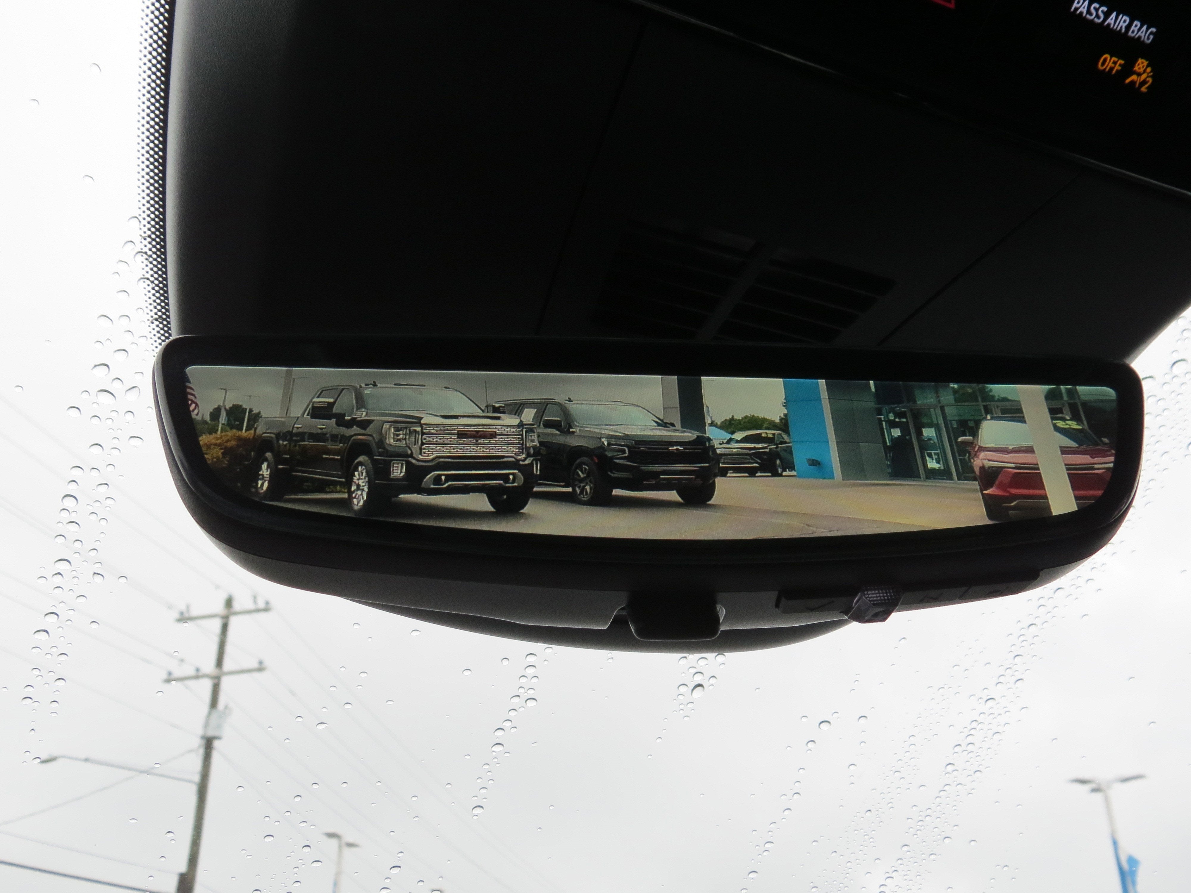 2025 Cadillac LYRIQ Sport 2