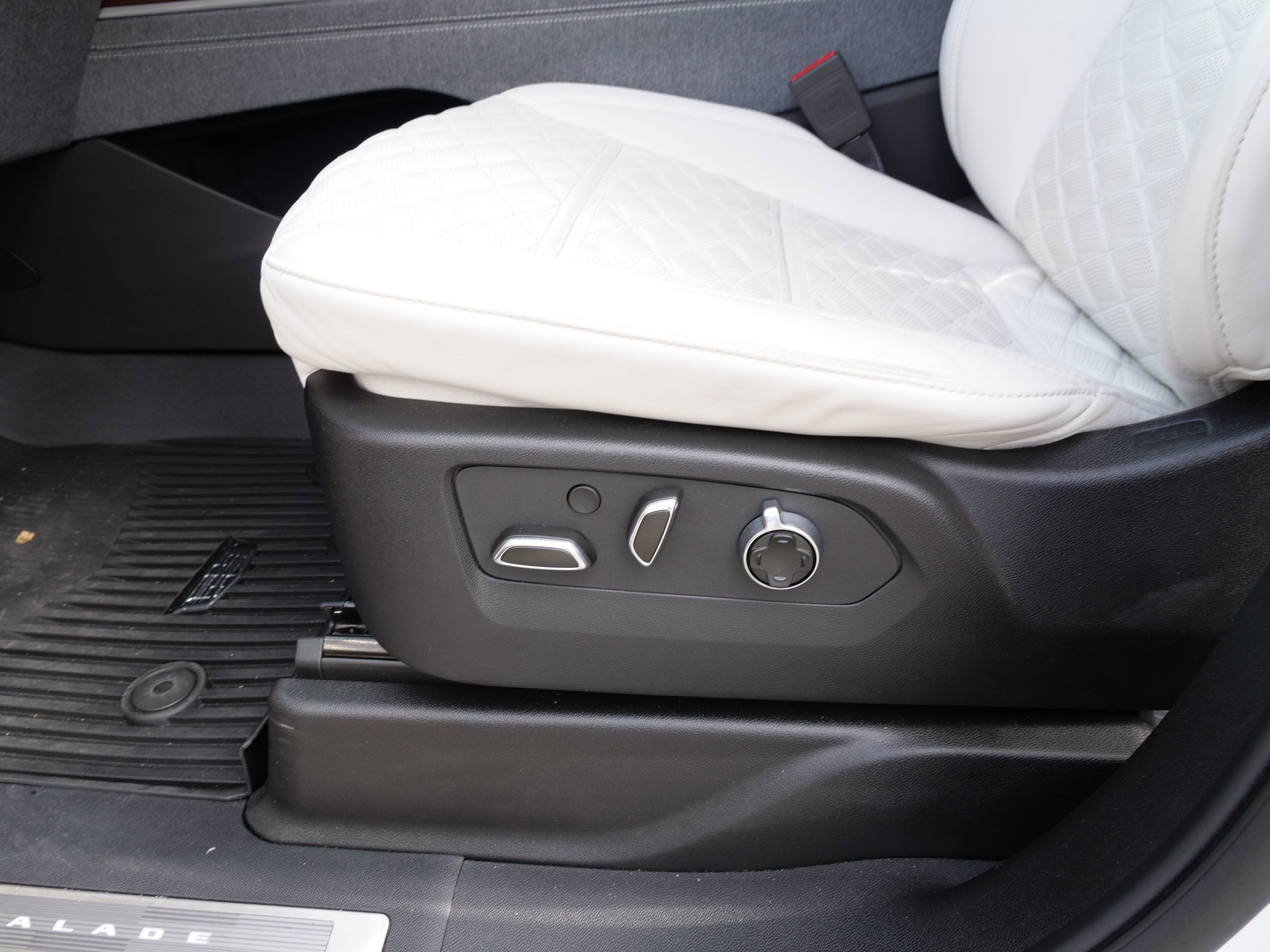 2025 Cadillac Escalade Premium Luxury Platinum