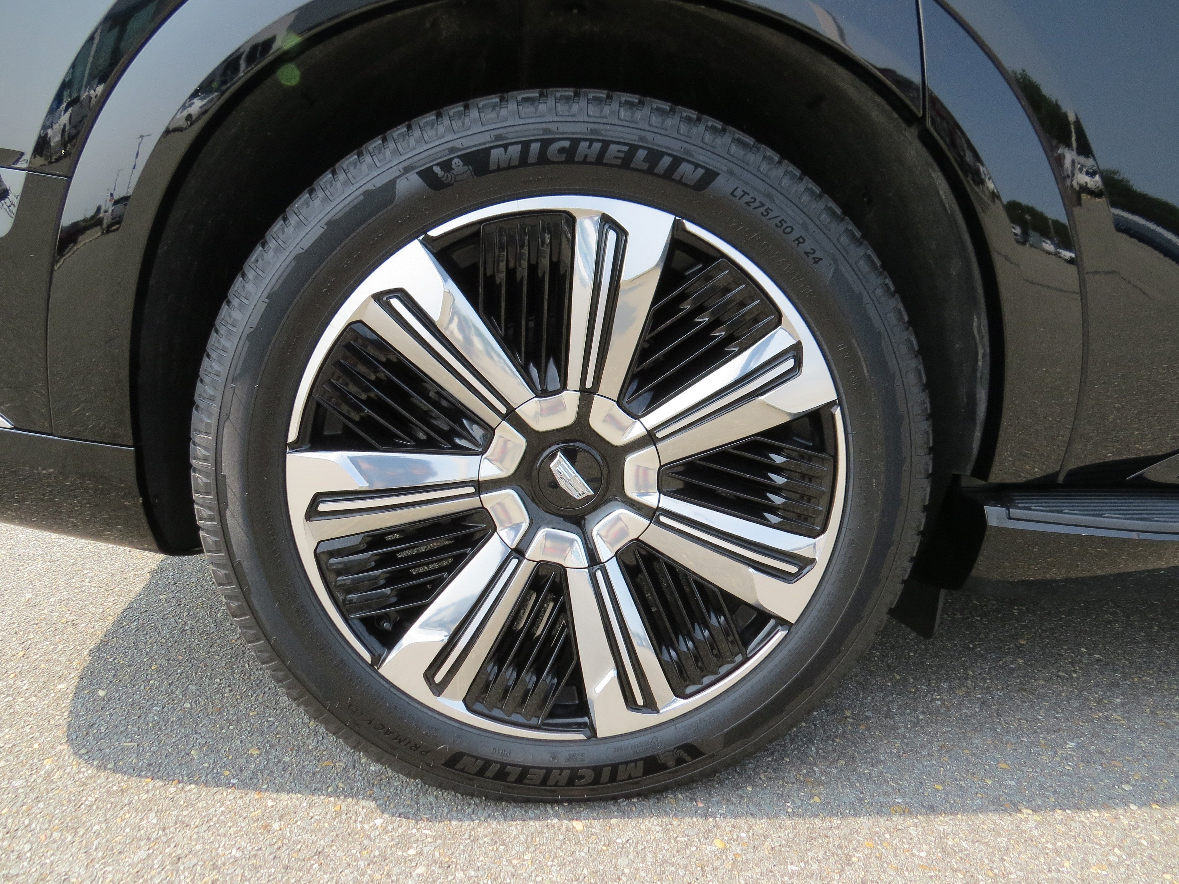 2025 Cadillac ESCALADE IQ Luxury 1