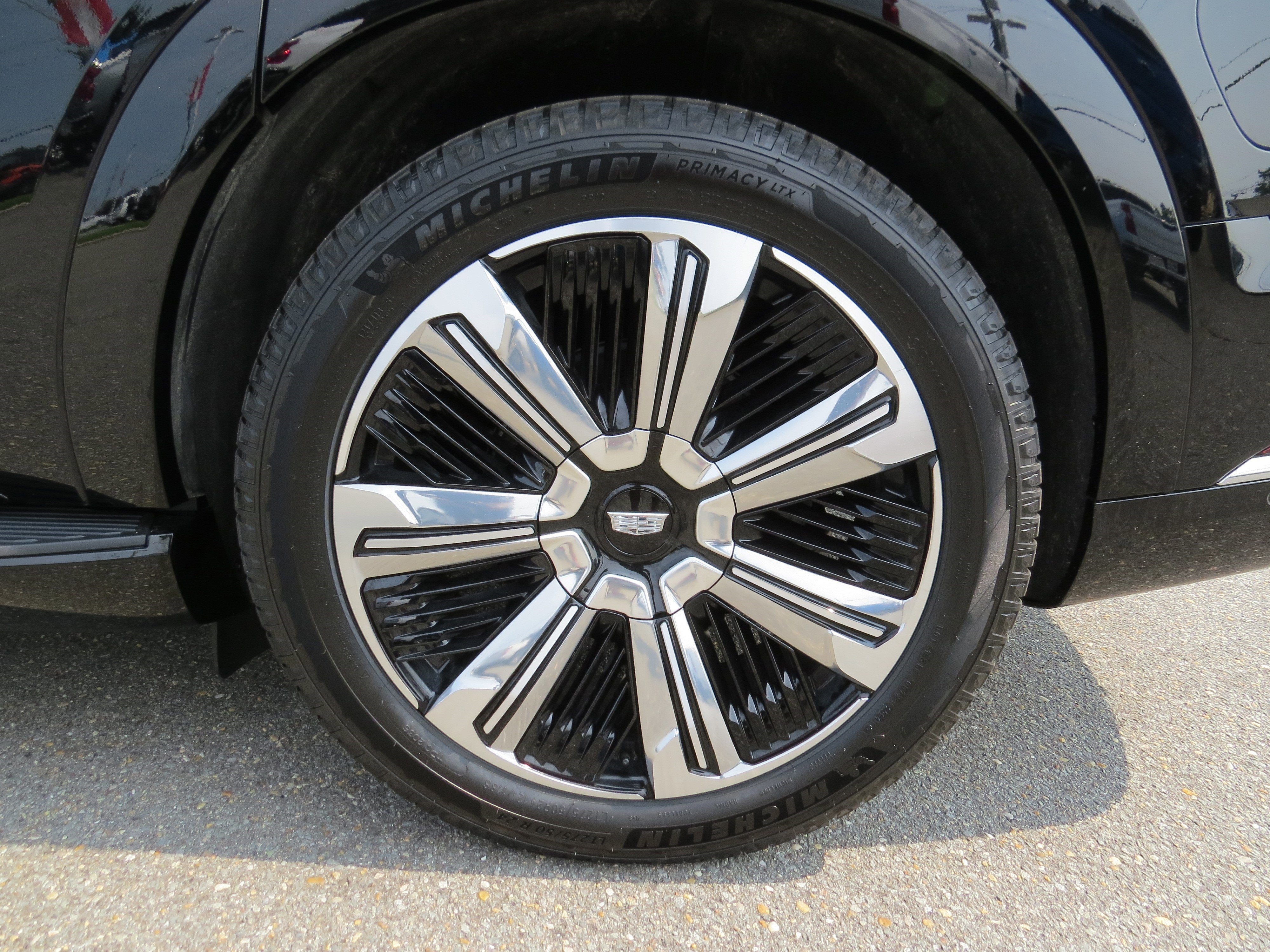 2025 Cadillac ESCALADE IQ Luxury 1