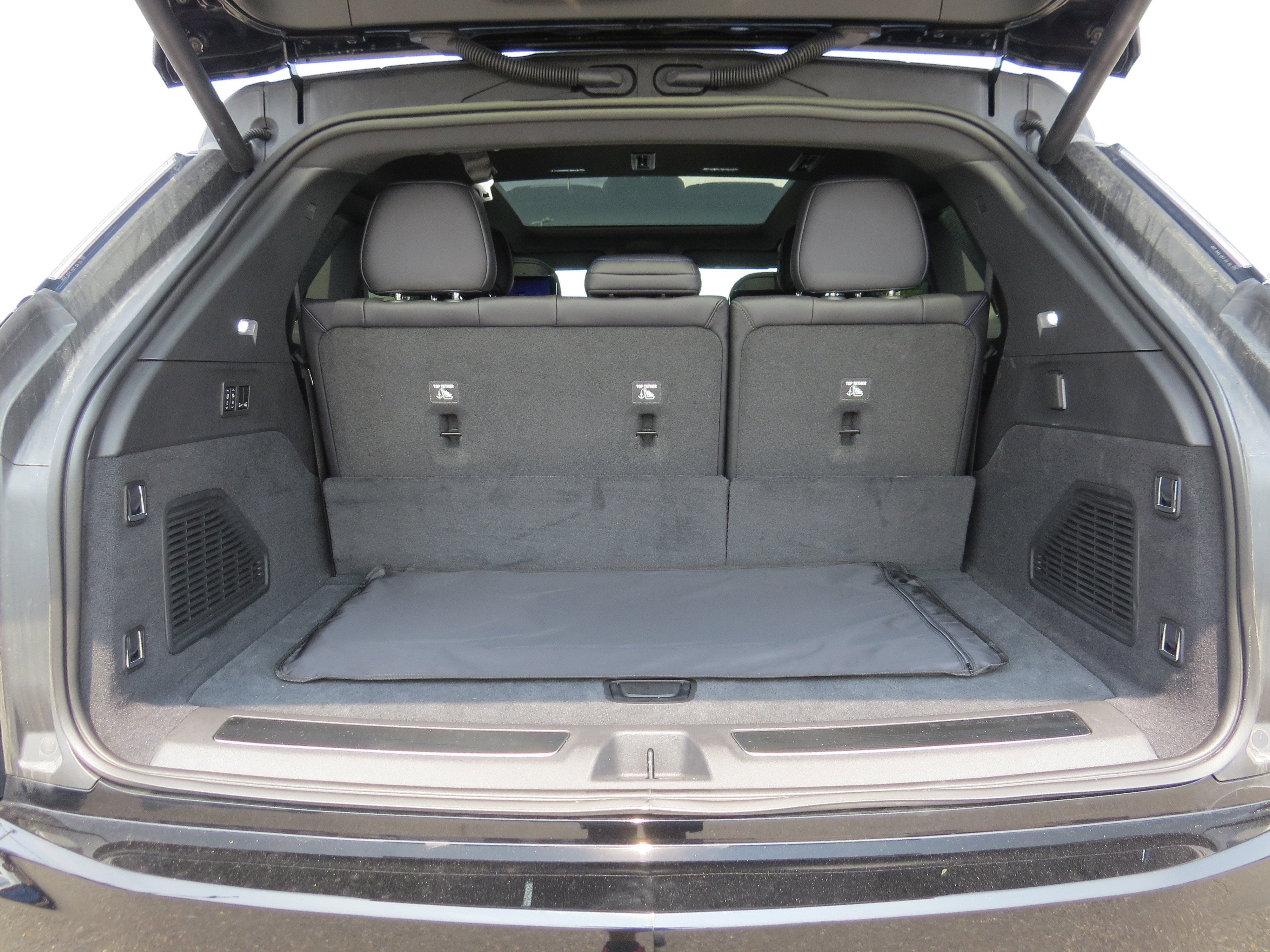 2025 Cadillac ESCALADE IQ Luxury 1