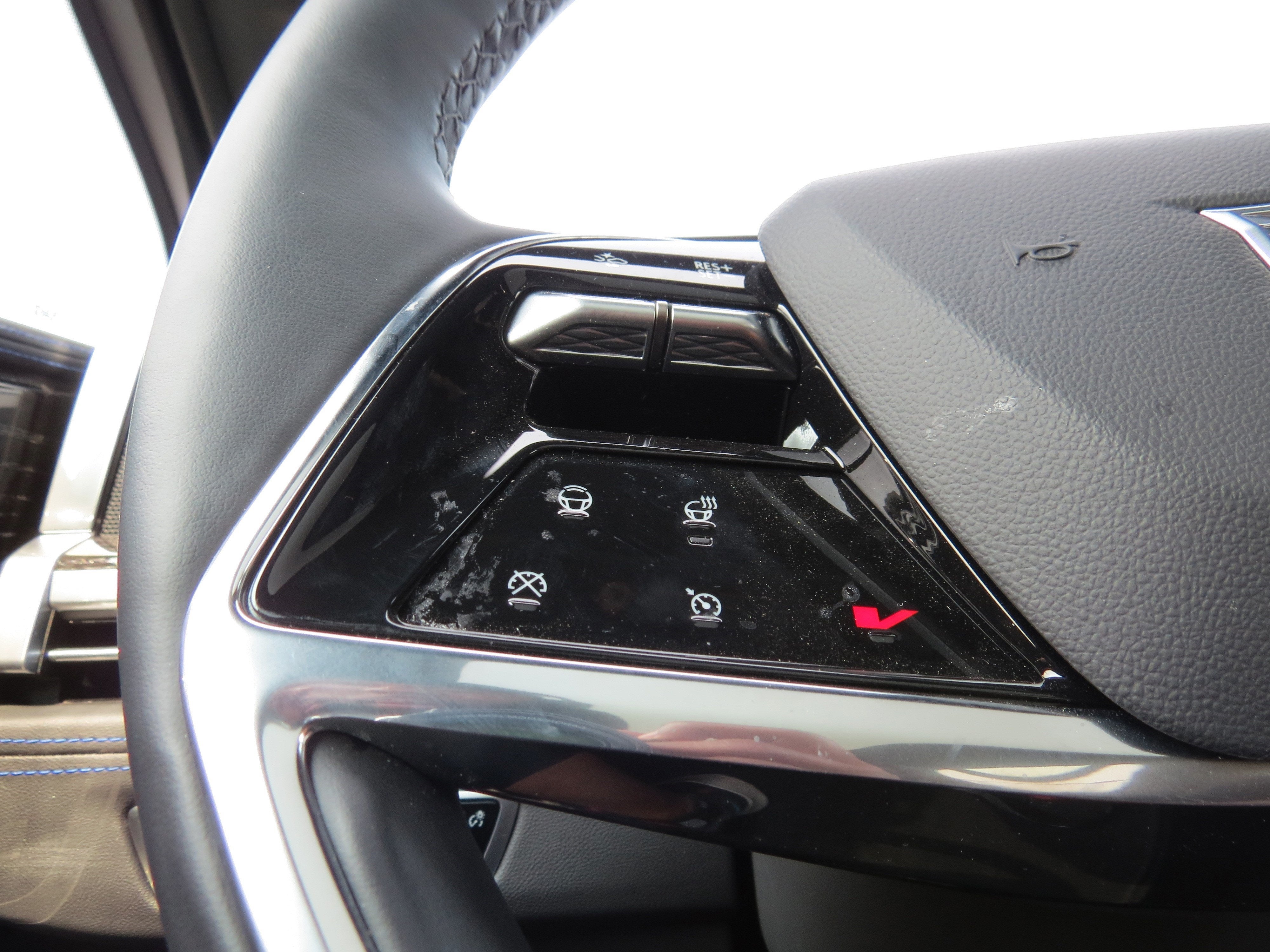 2025 Cadillac ESCALADE IQ Luxury 1