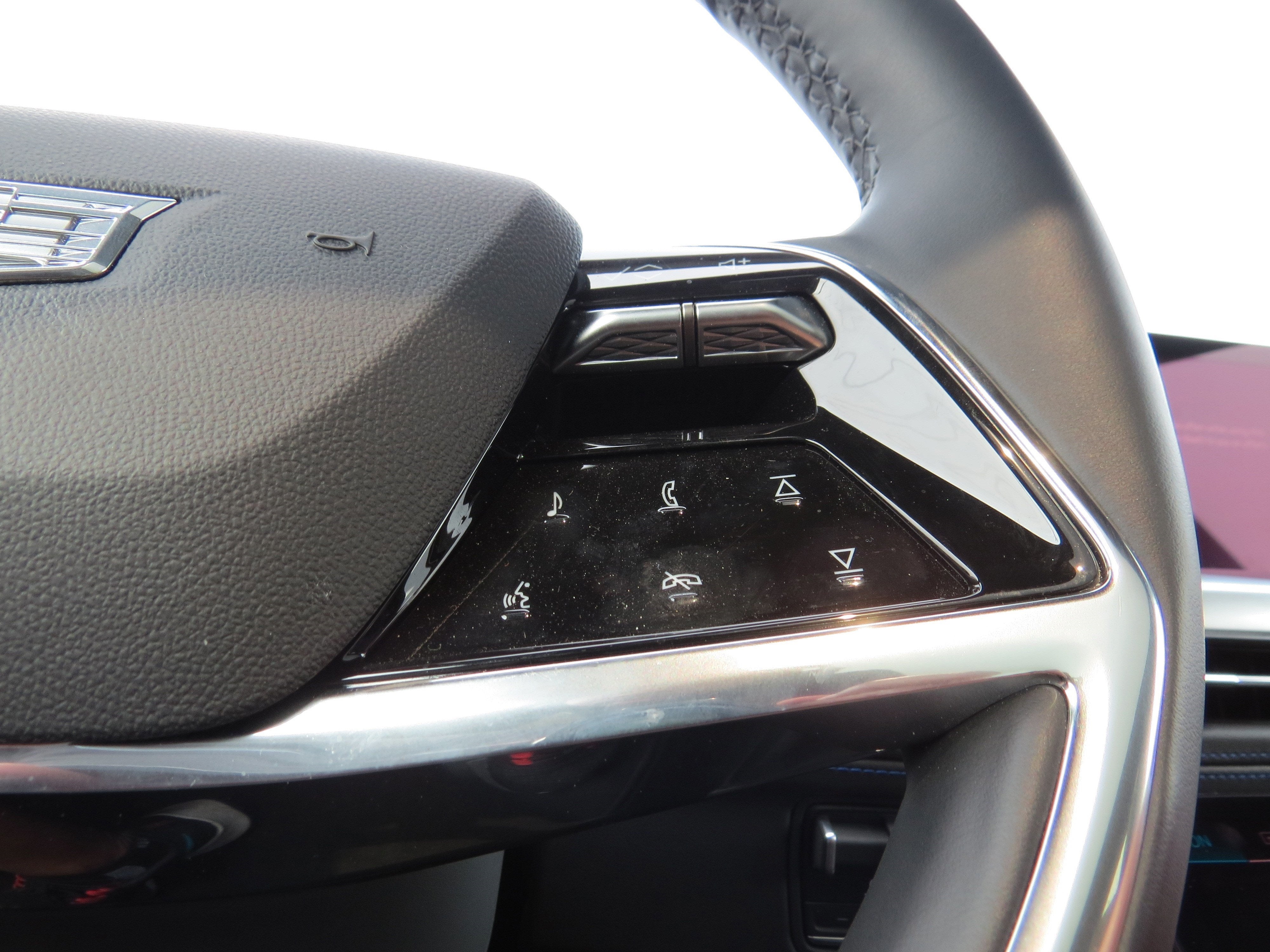 2025 Cadillac ESCALADE IQ Luxury 1