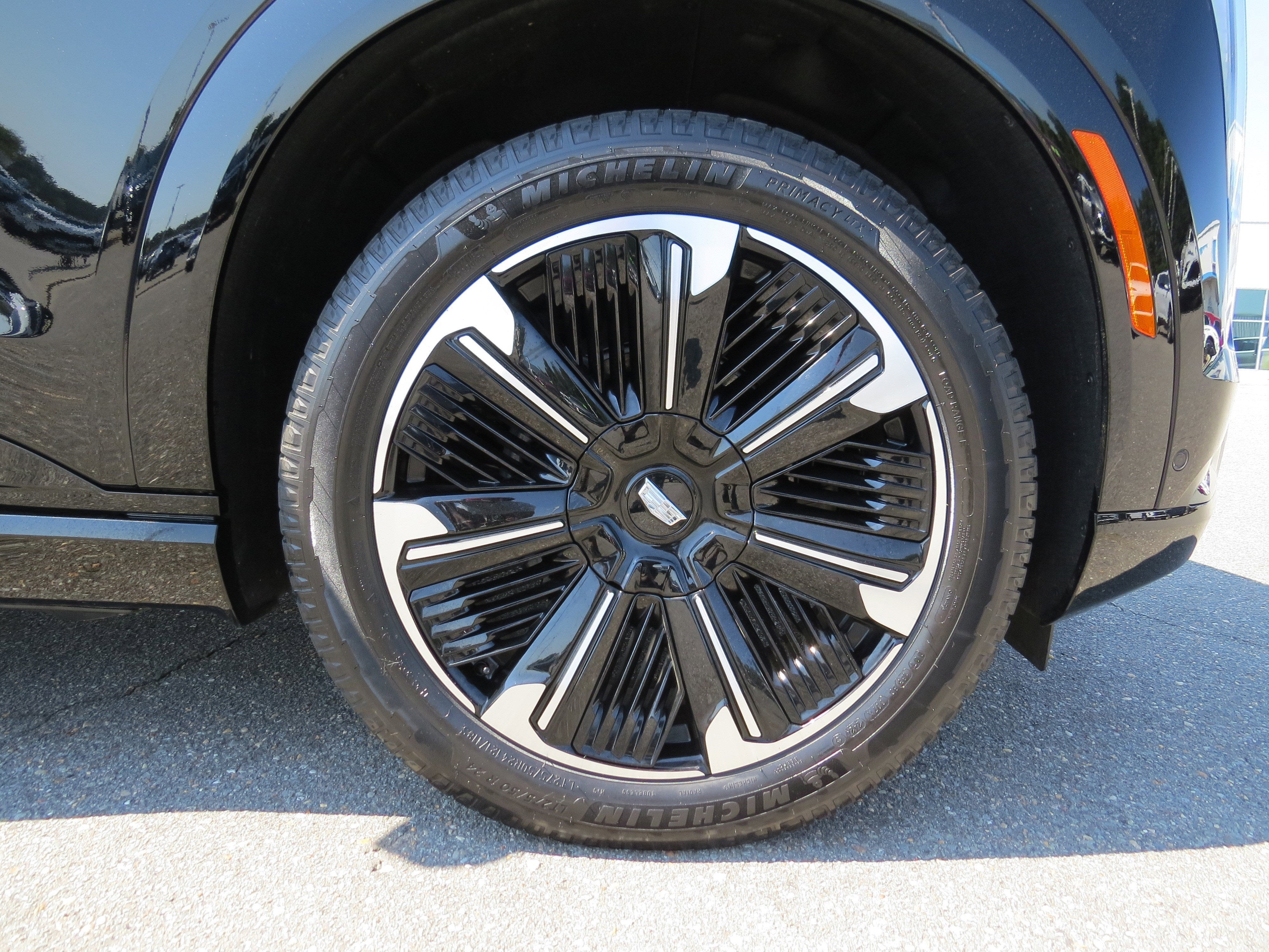 2025 Cadillac ESCALADE IQ Sport 1