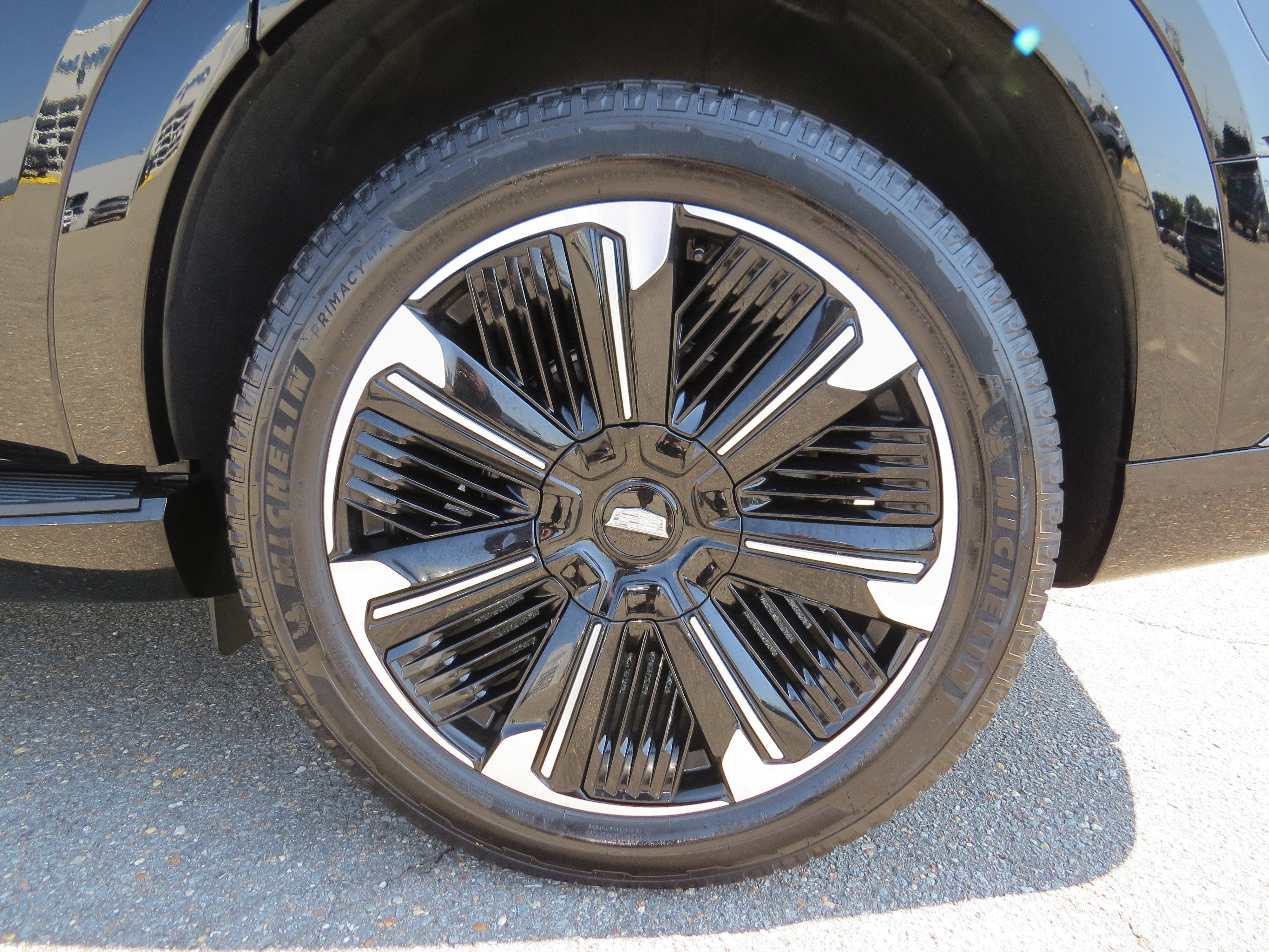 2025 Cadillac ESCALADE IQ Sport 1