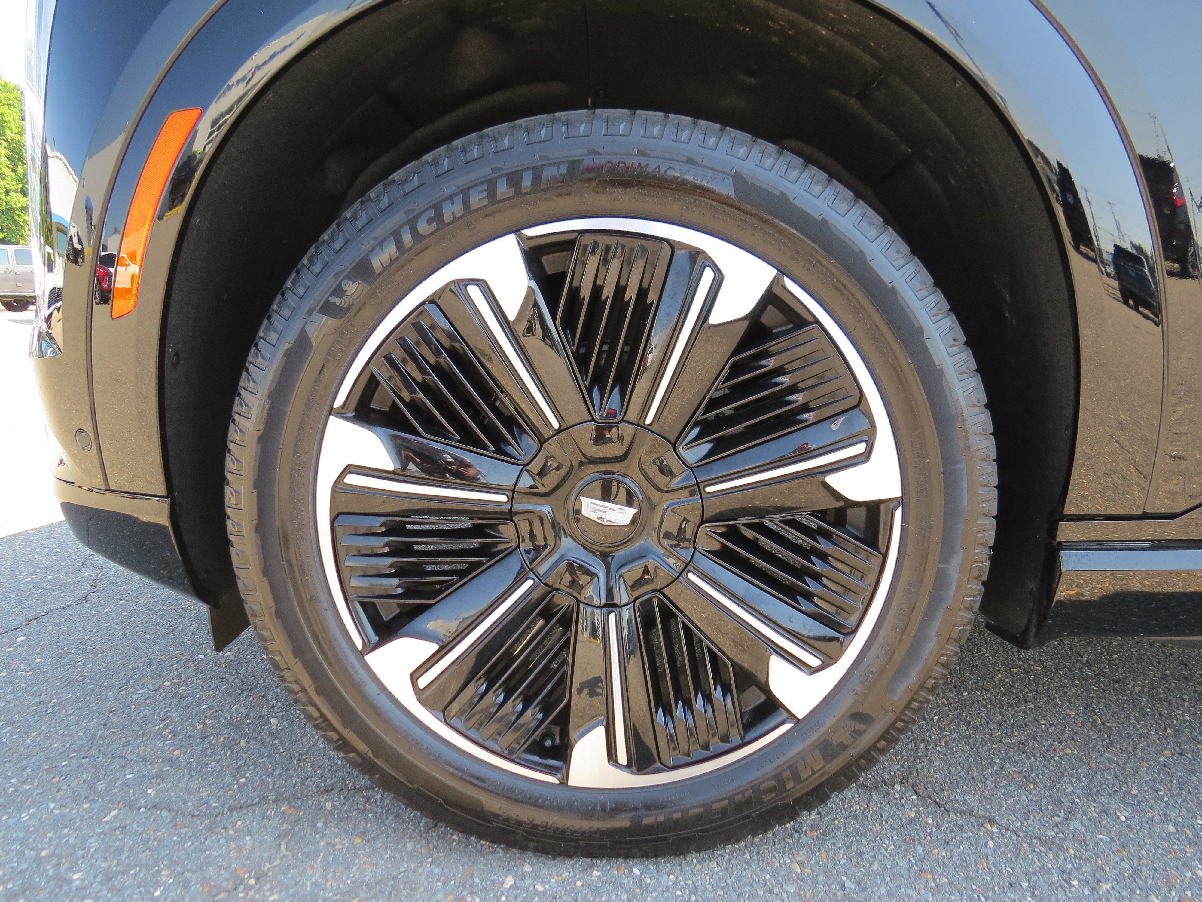 2025 Cadillac ESCALADE IQ Sport 1