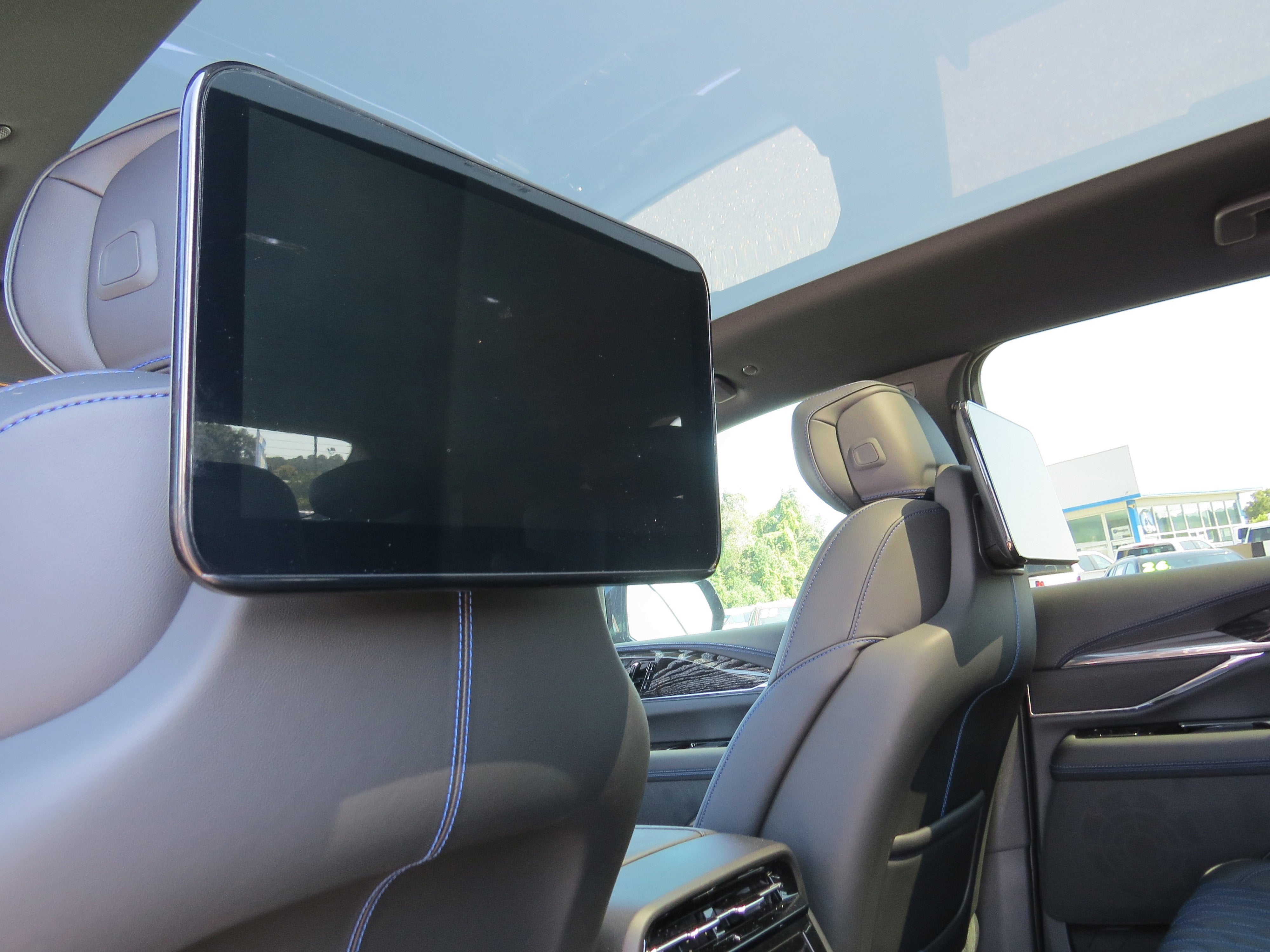 2025 Cadillac ESCALADE IQ Sport 1