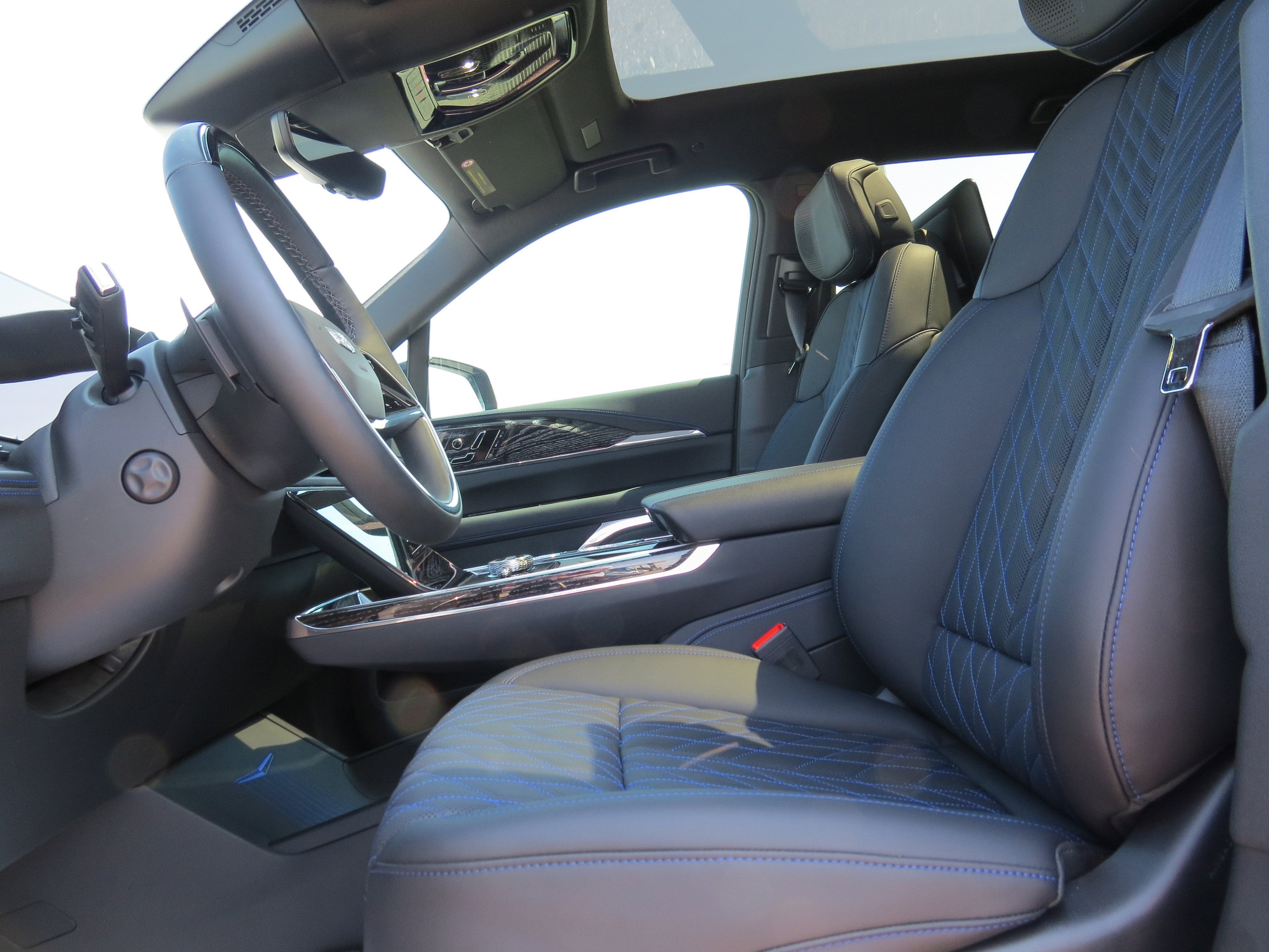 2025 Cadillac ESCALADE IQ Sport 1