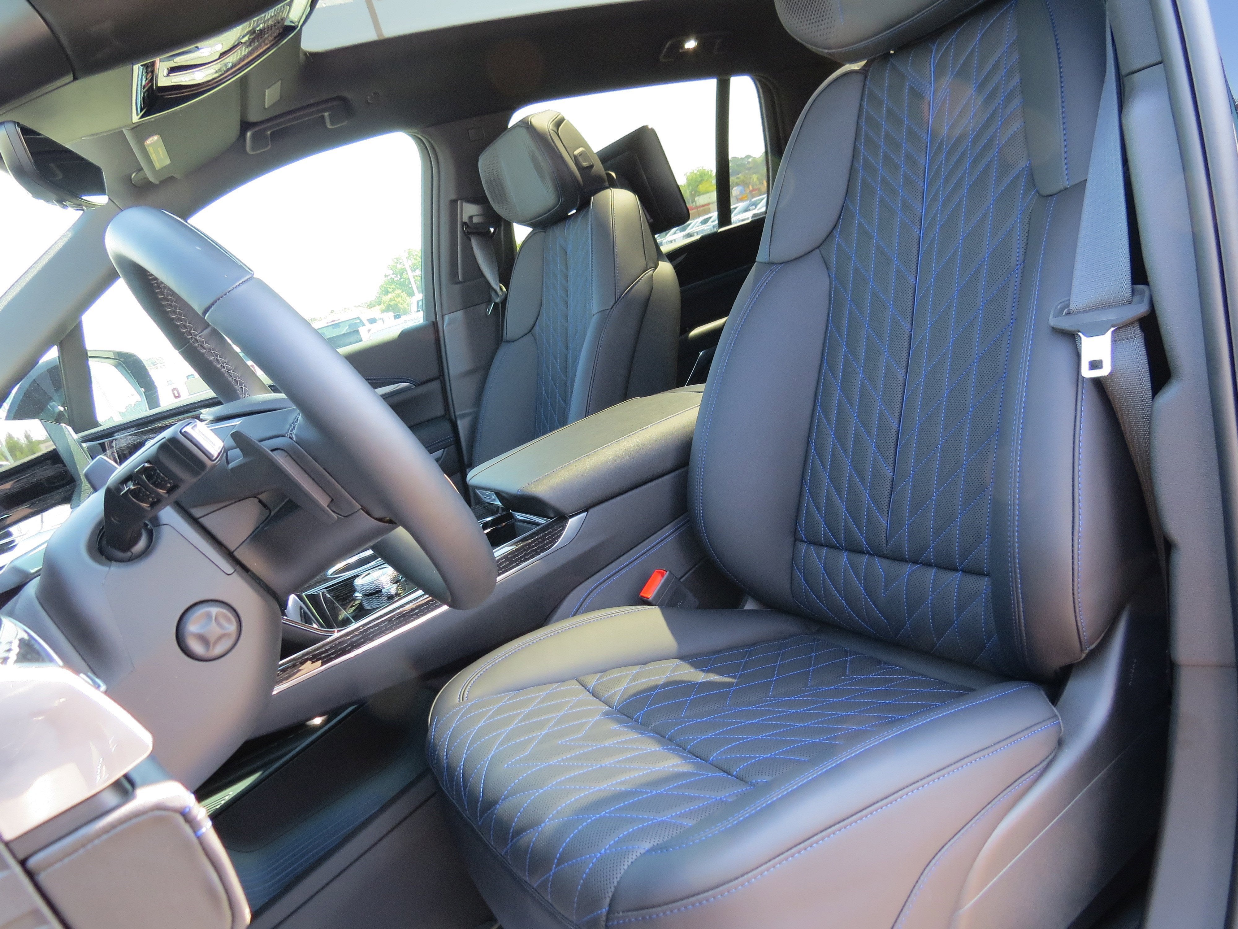 2025 Cadillac ESCALADE IQ Sport 1