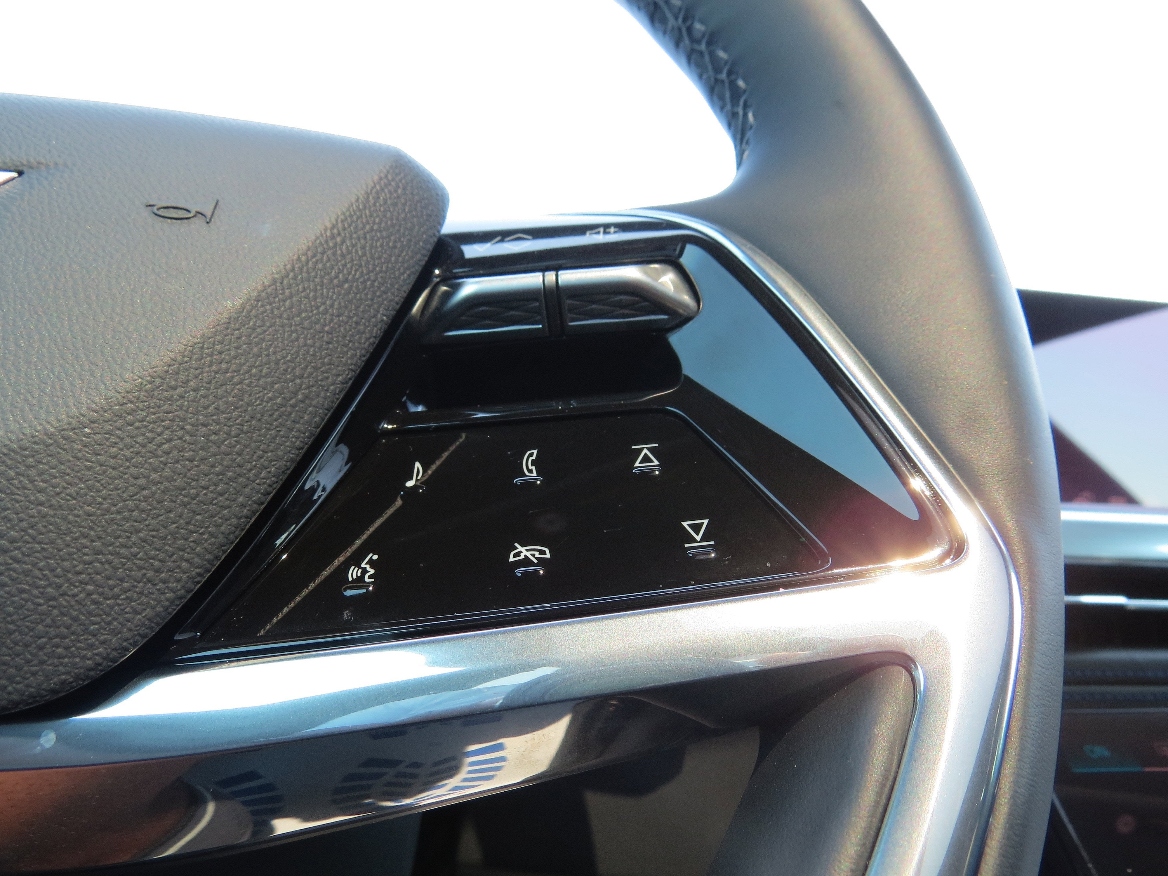 2025 Cadillac ESCALADE IQ Sport 1