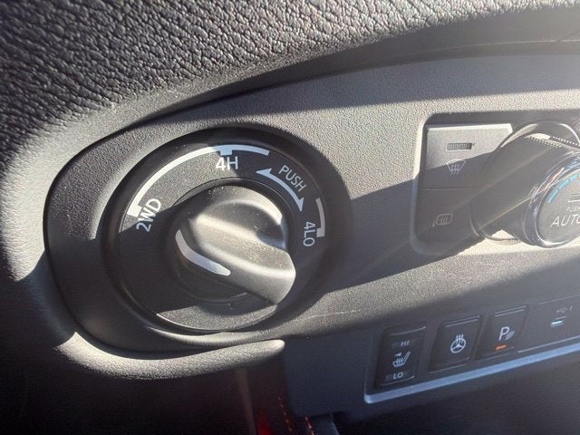 2024 Nissan Frontier Crew Cab PRO-4X 4x4
