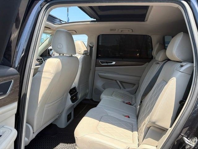 2024 Volkswagen Atlas 2.0T SEL Premium R-Line