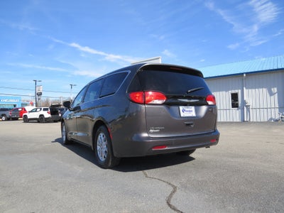 2022 Chrysler Voyager LX