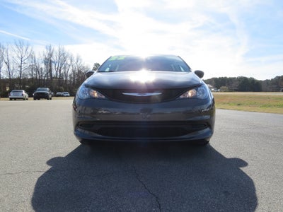 2022 Chrysler Voyager LX