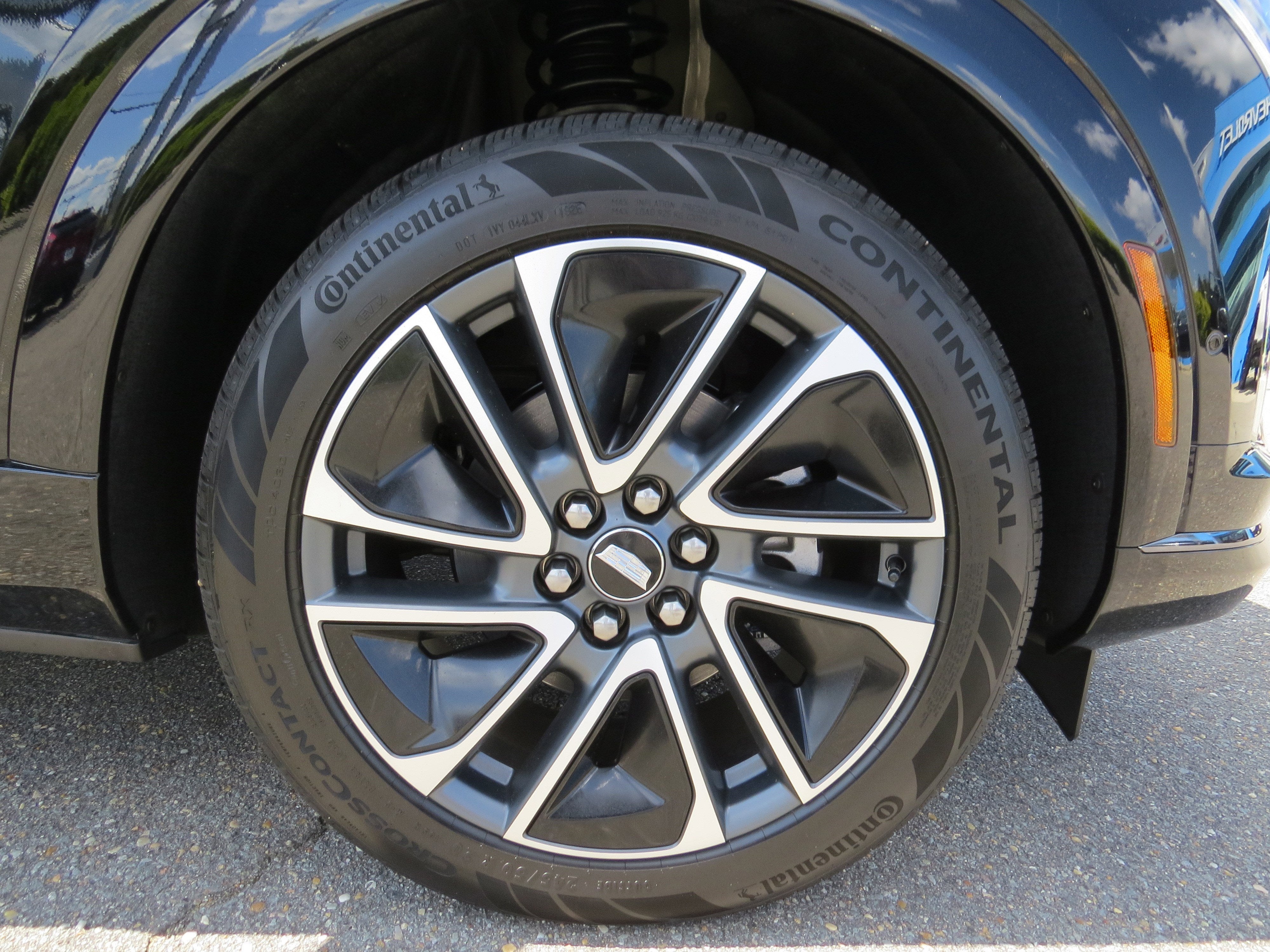 2025 Cadillac OPTIQ Sport 2