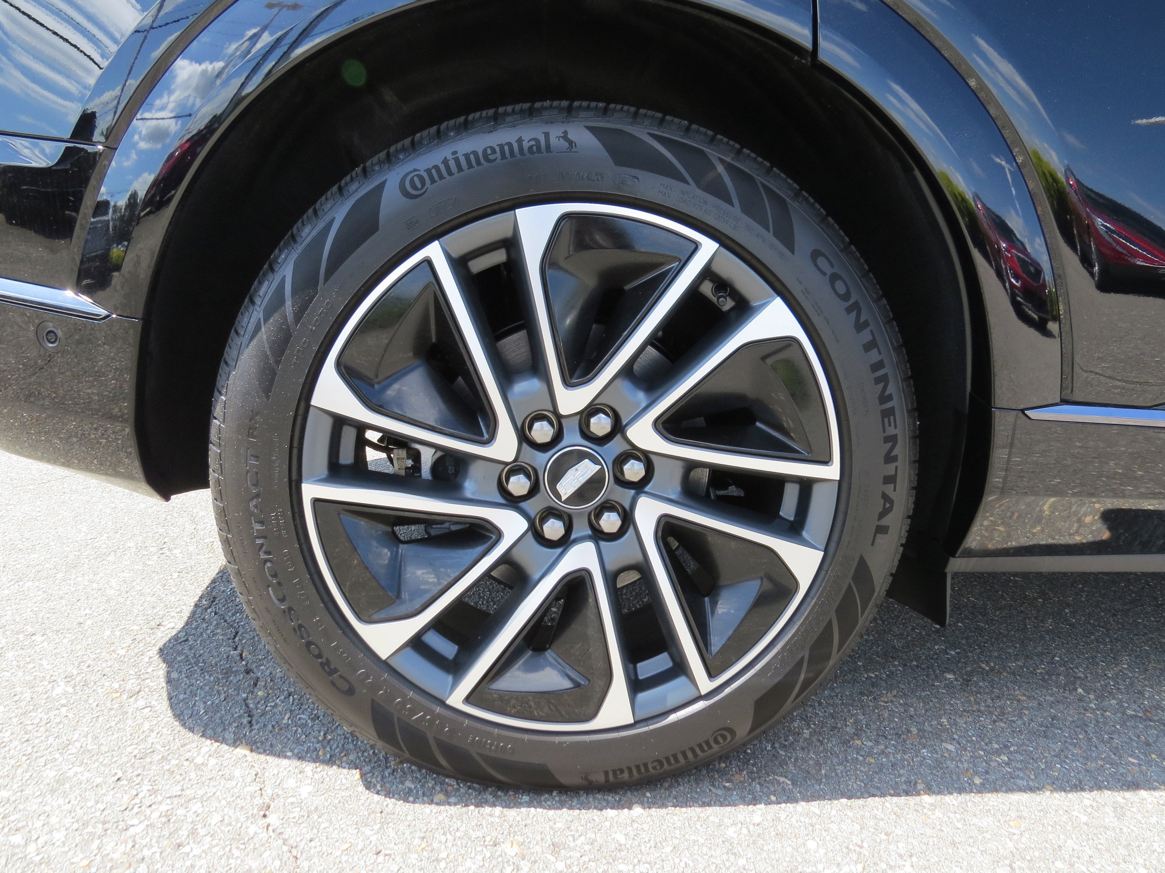 2025 Cadillac OPTIQ Sport 2