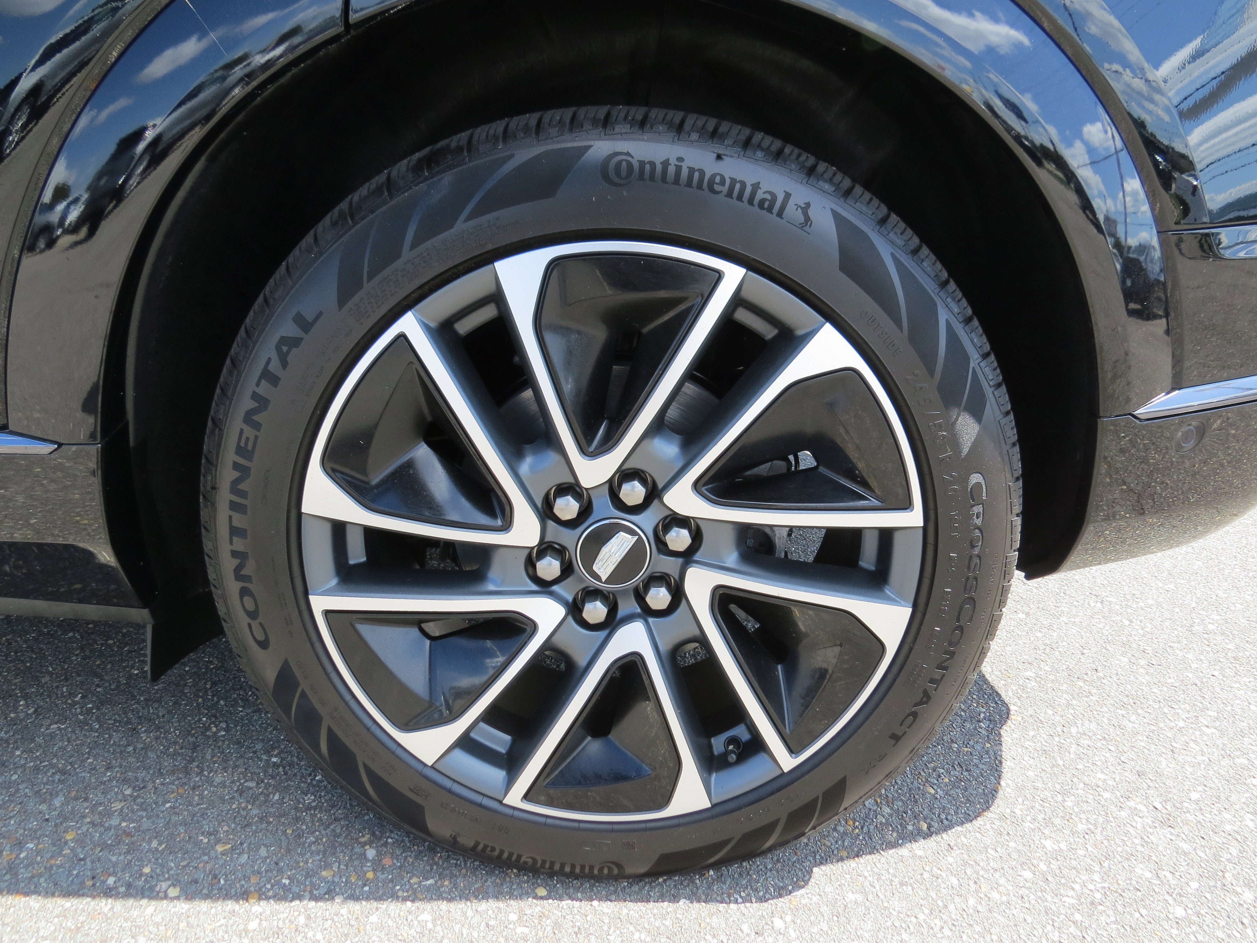 2025 Cadillac OPTIQ Sport 2