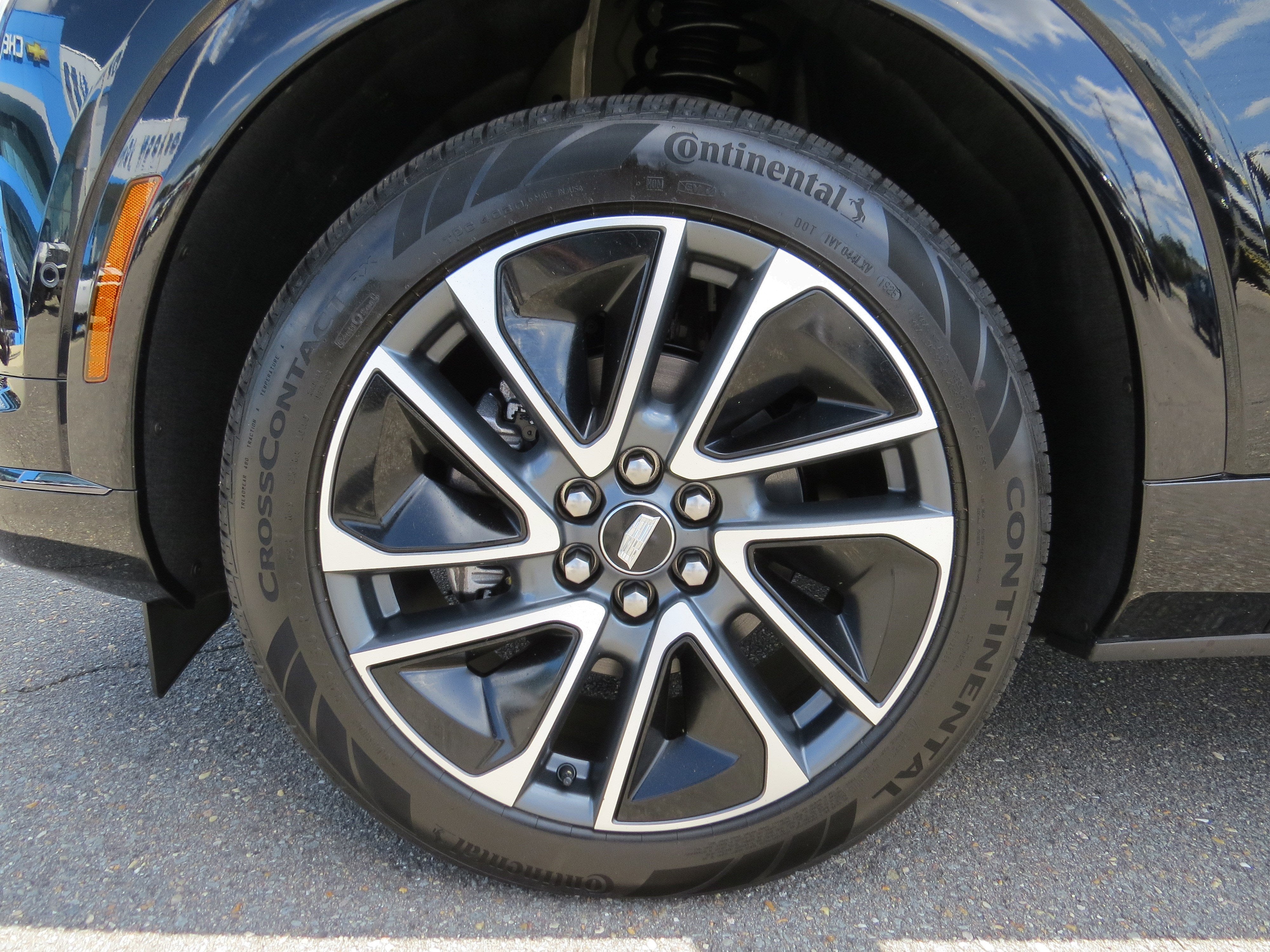 2025 Cadillac OPTIQ Sport 2