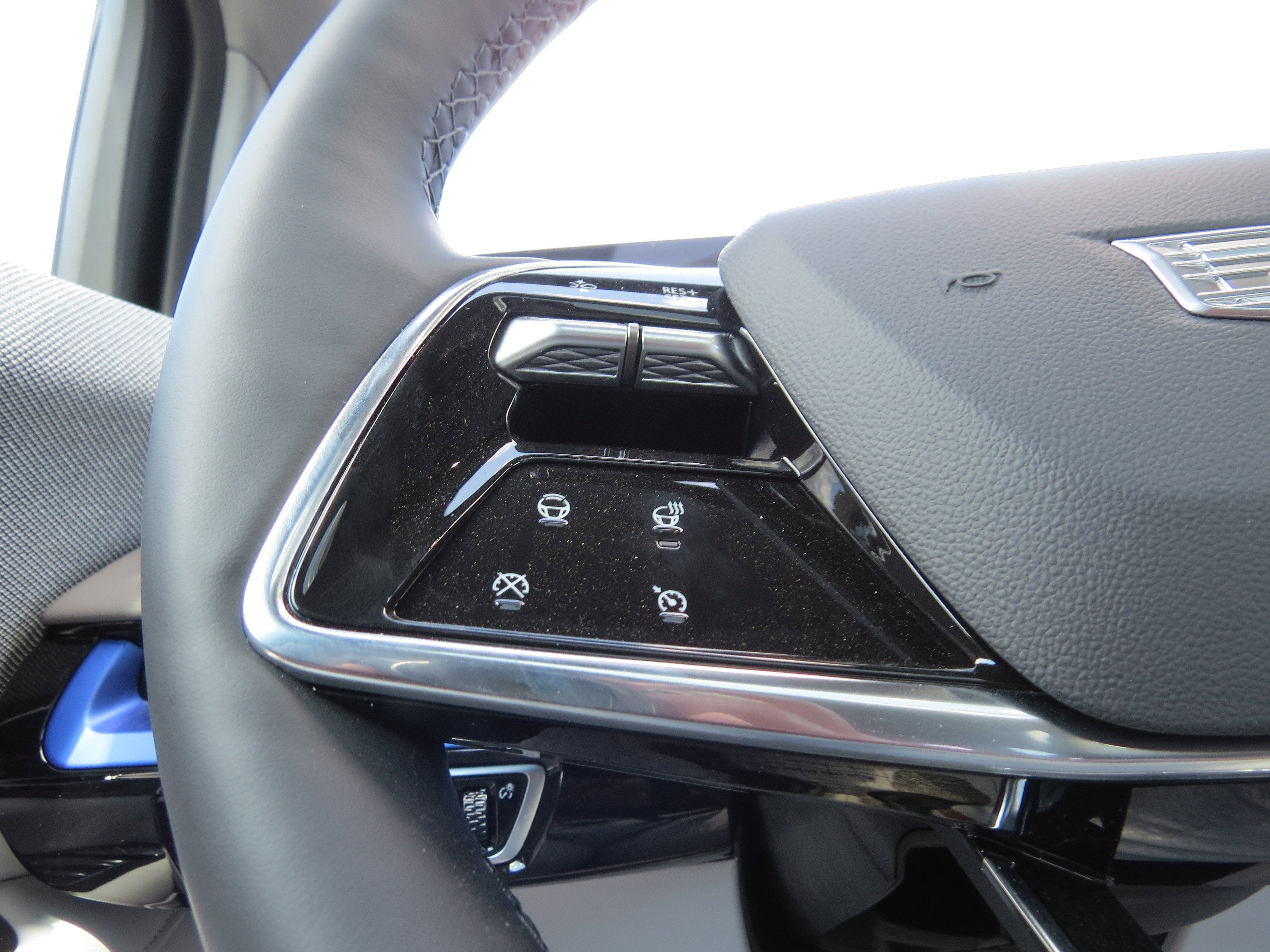 2025 Cadillac OPTIQ Sport 2