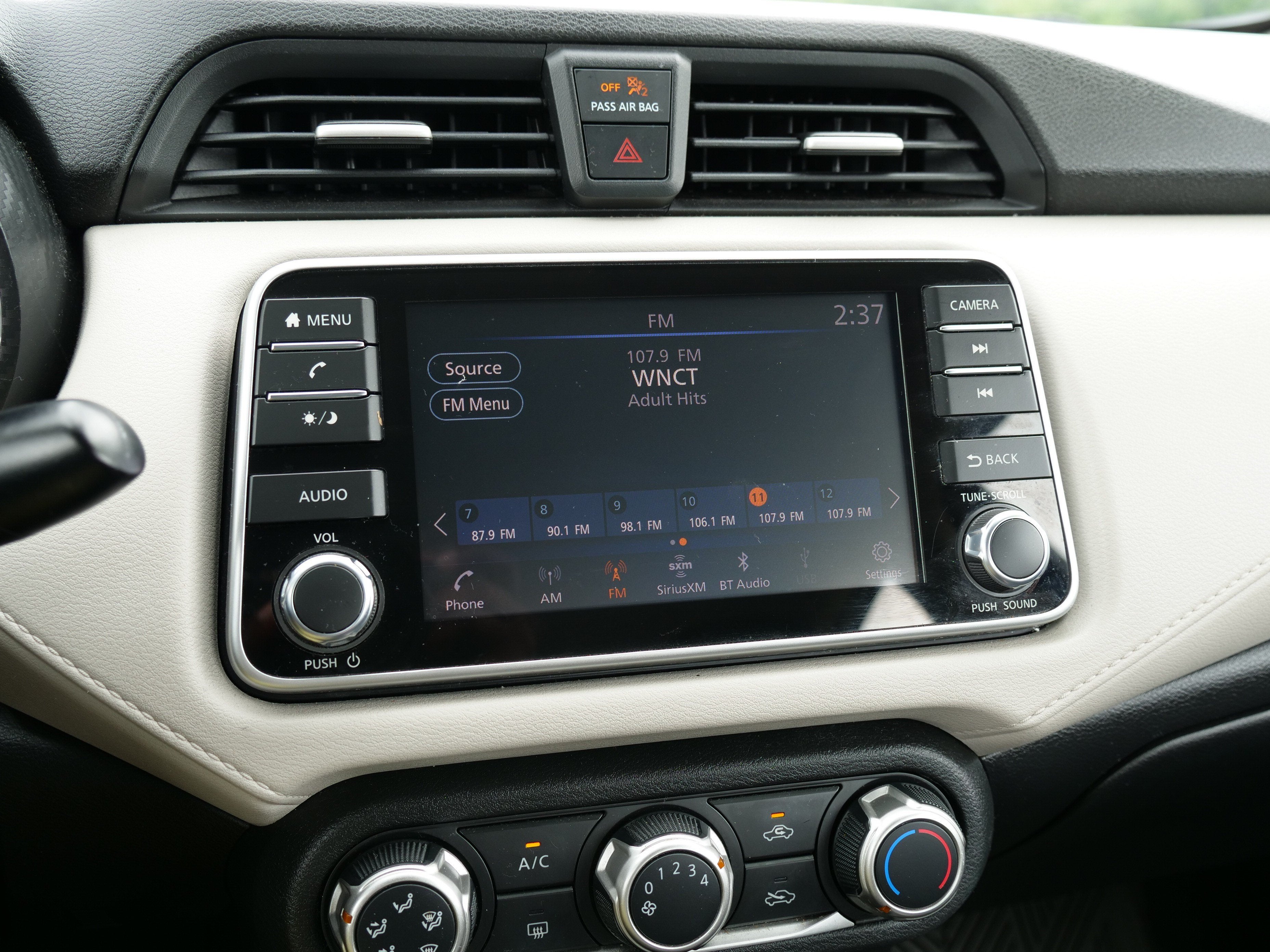 2021 Nissan Versa SV Xtronic CVT
