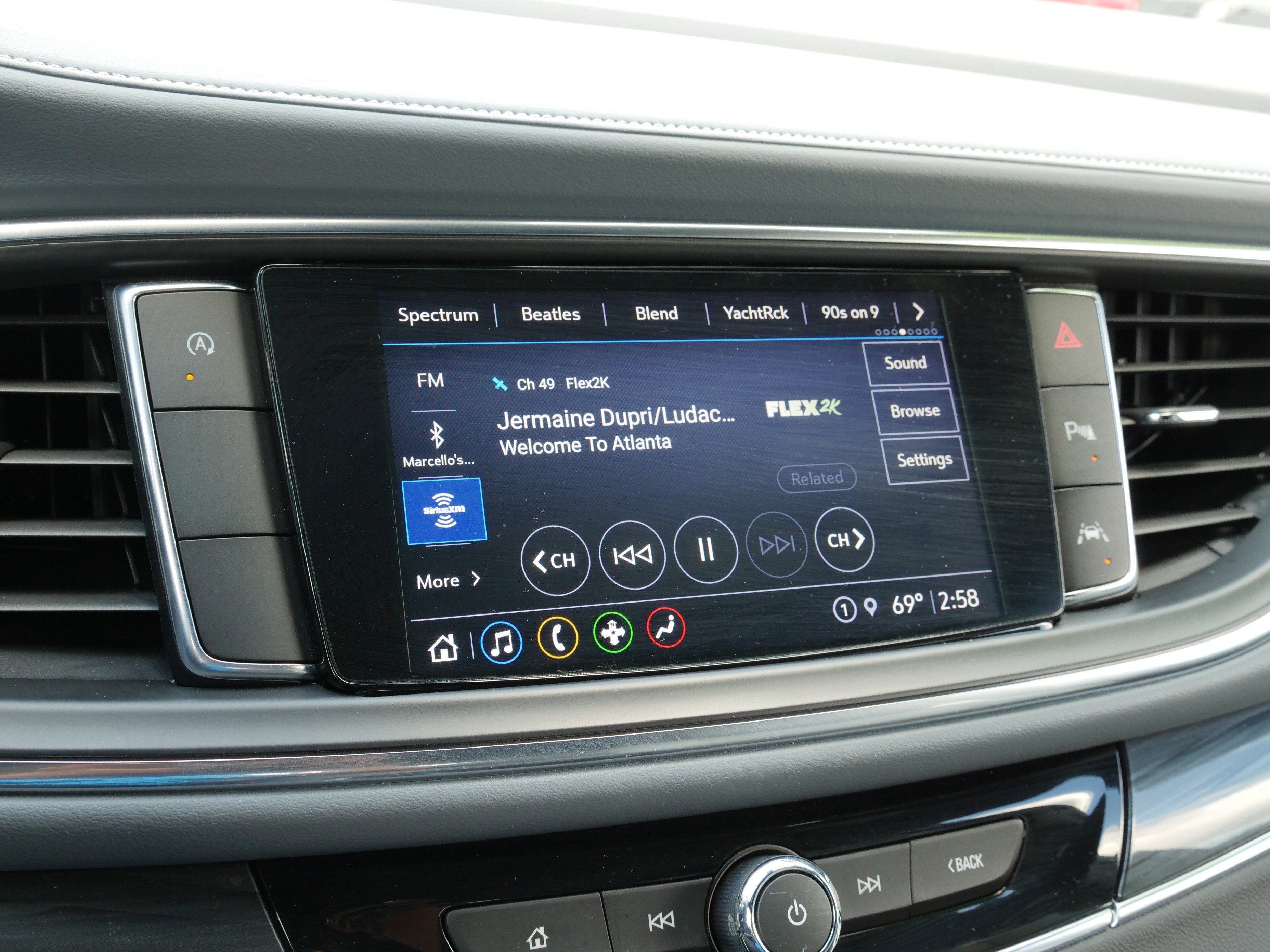 2023 Buick Enclave Essence