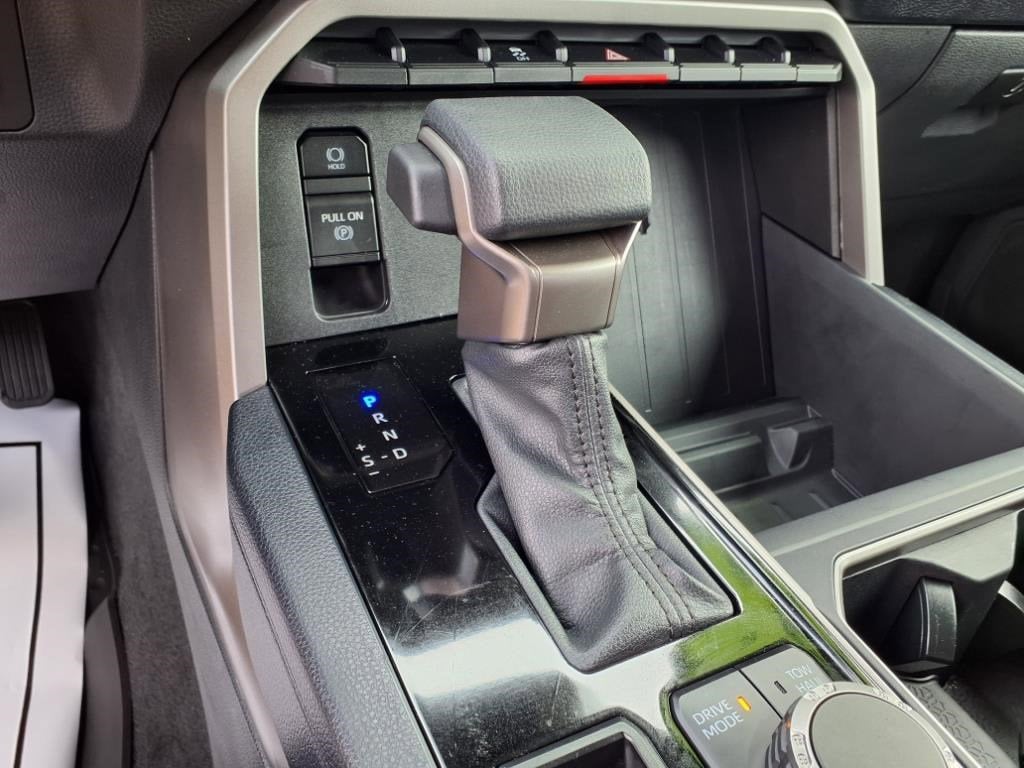 2024 Toyota Tundra 4WD SR5