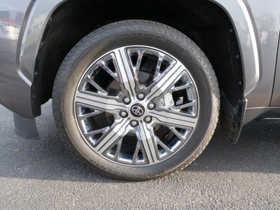 2024 Toyota Sequoia SR5
