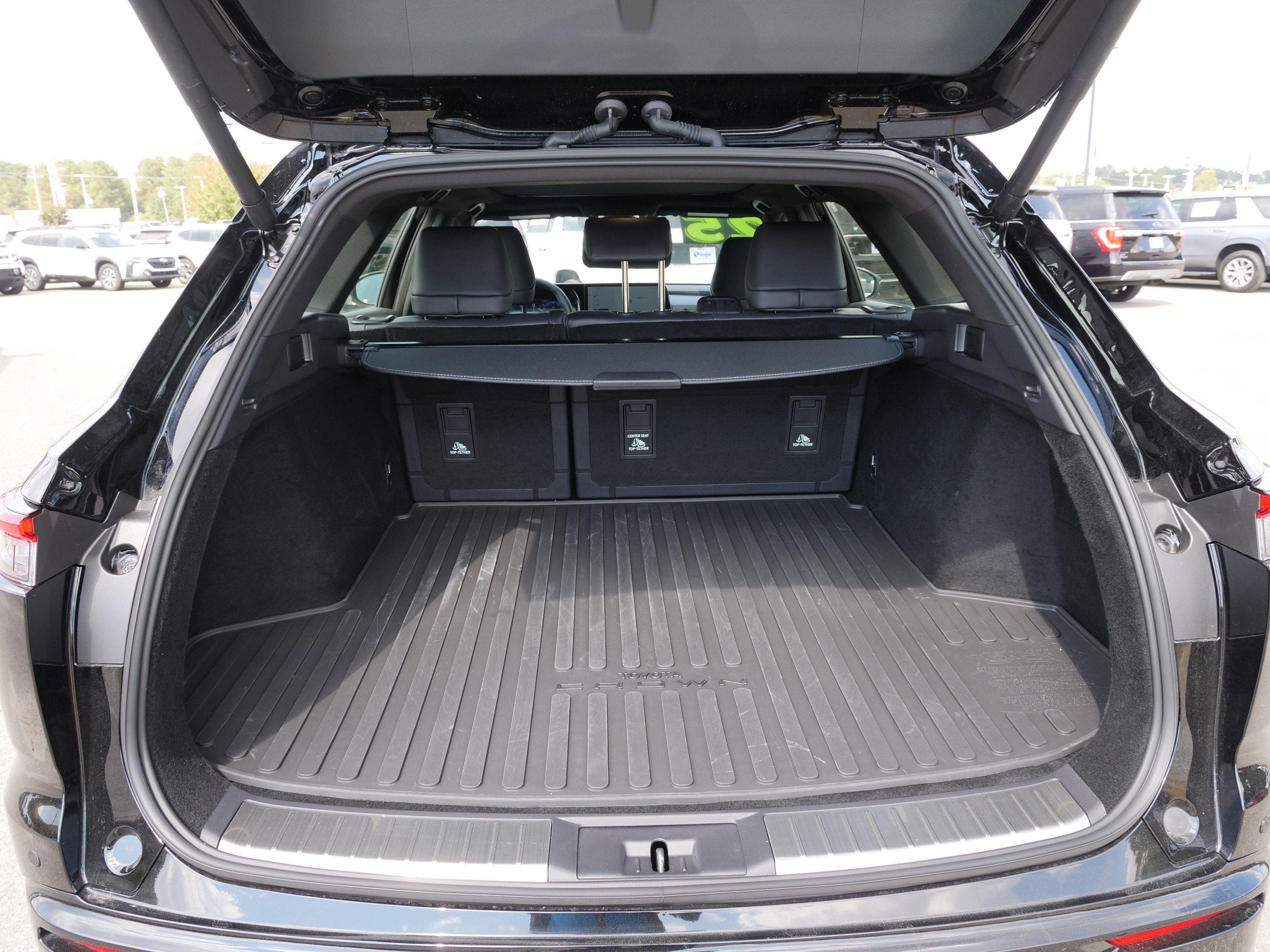 2025 Toyota Crown Signia XLE