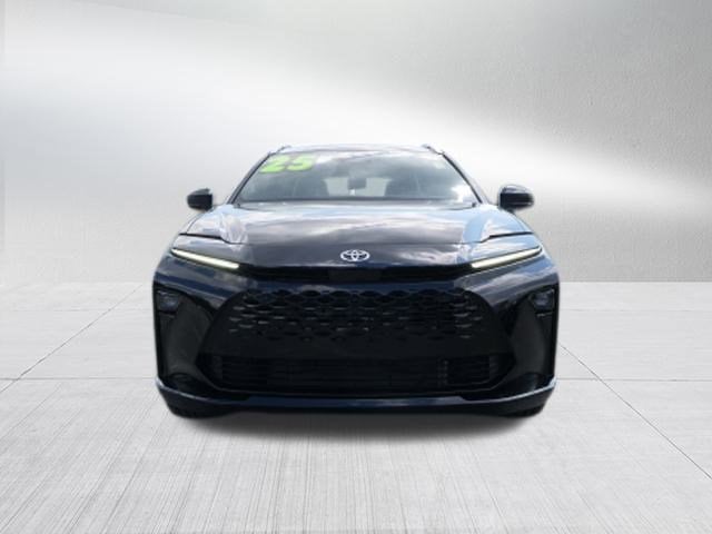 2025 Toyota Crown Signia XLE