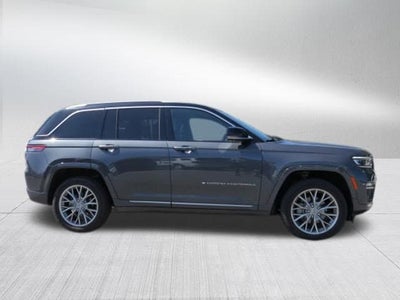 2022 Jeep Grand Cherokee Summit