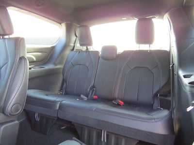 2025 Chrysler Voyager LX
