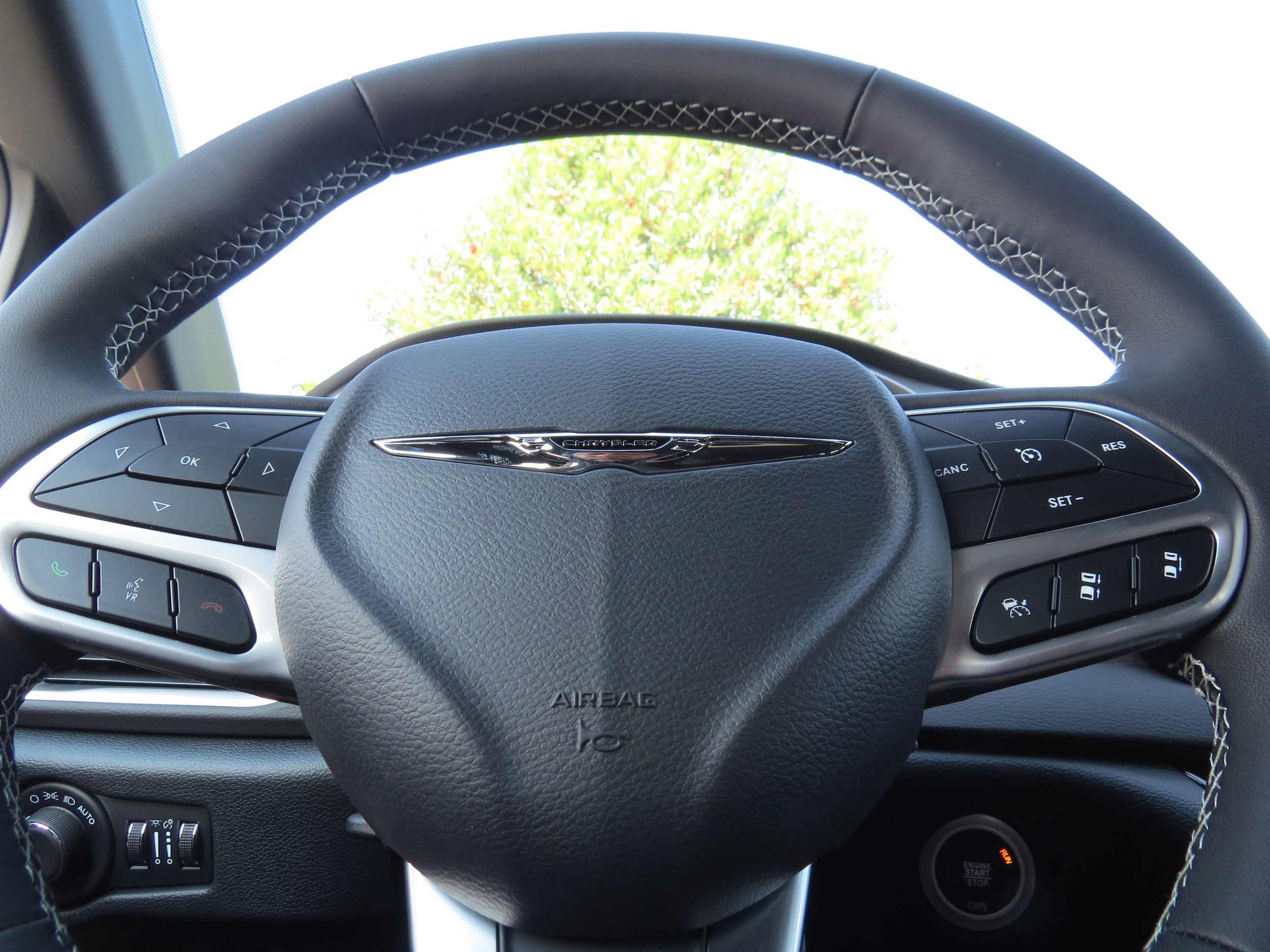 2025 Chrysler Voyager LX