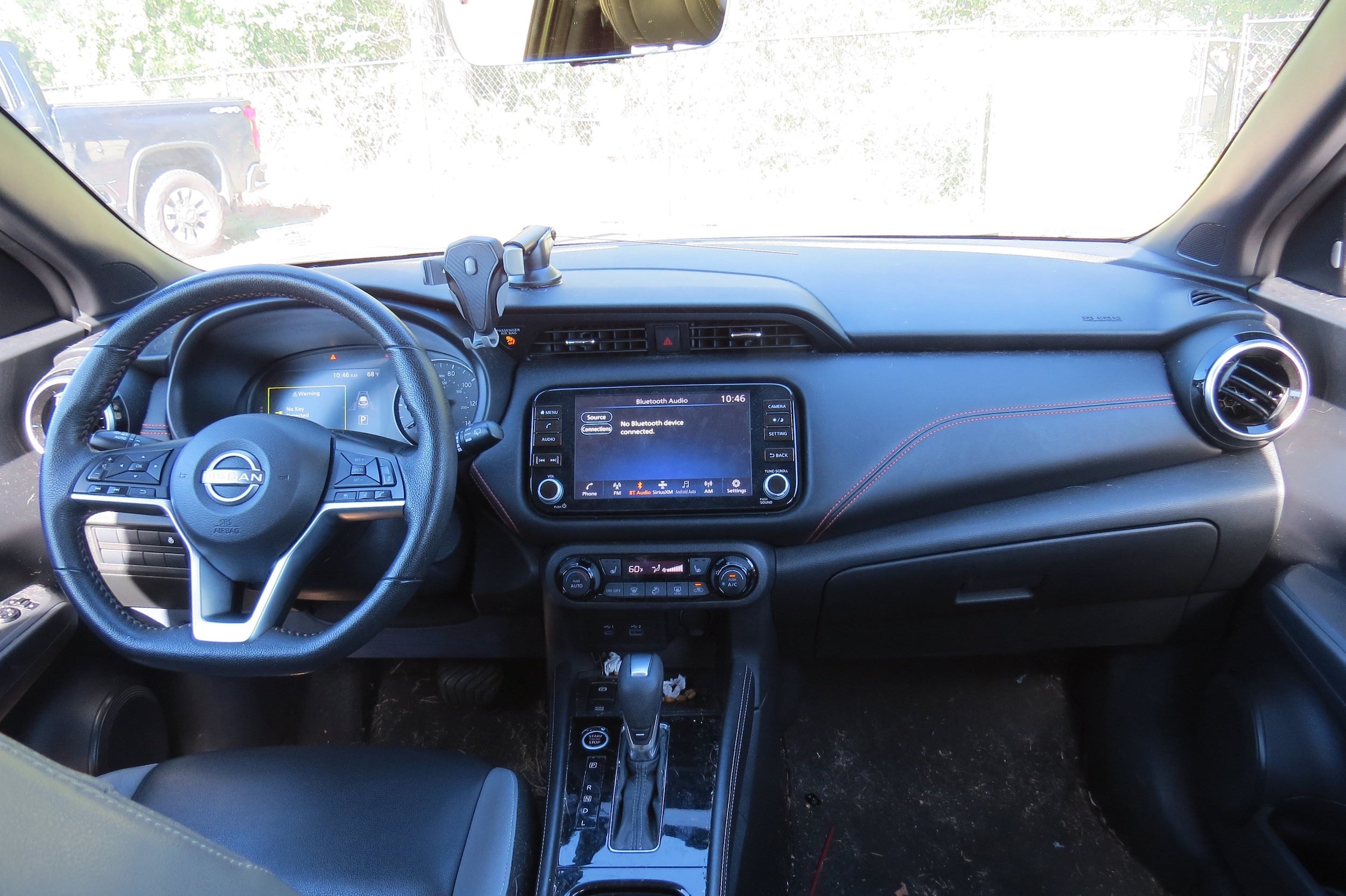 2022 Nissan Kicks SR