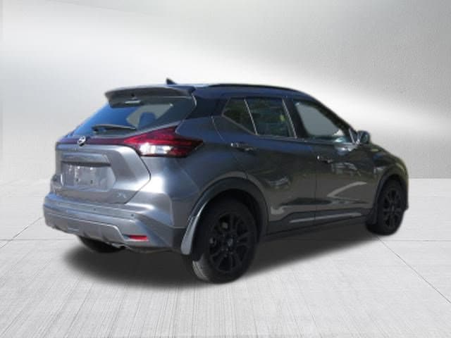 2022 Nissan Kicks SR