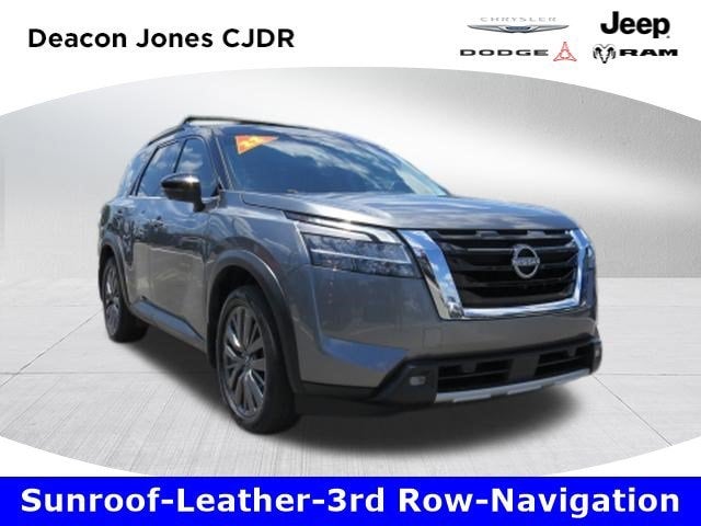 2022 Nissan Pathfinder SL